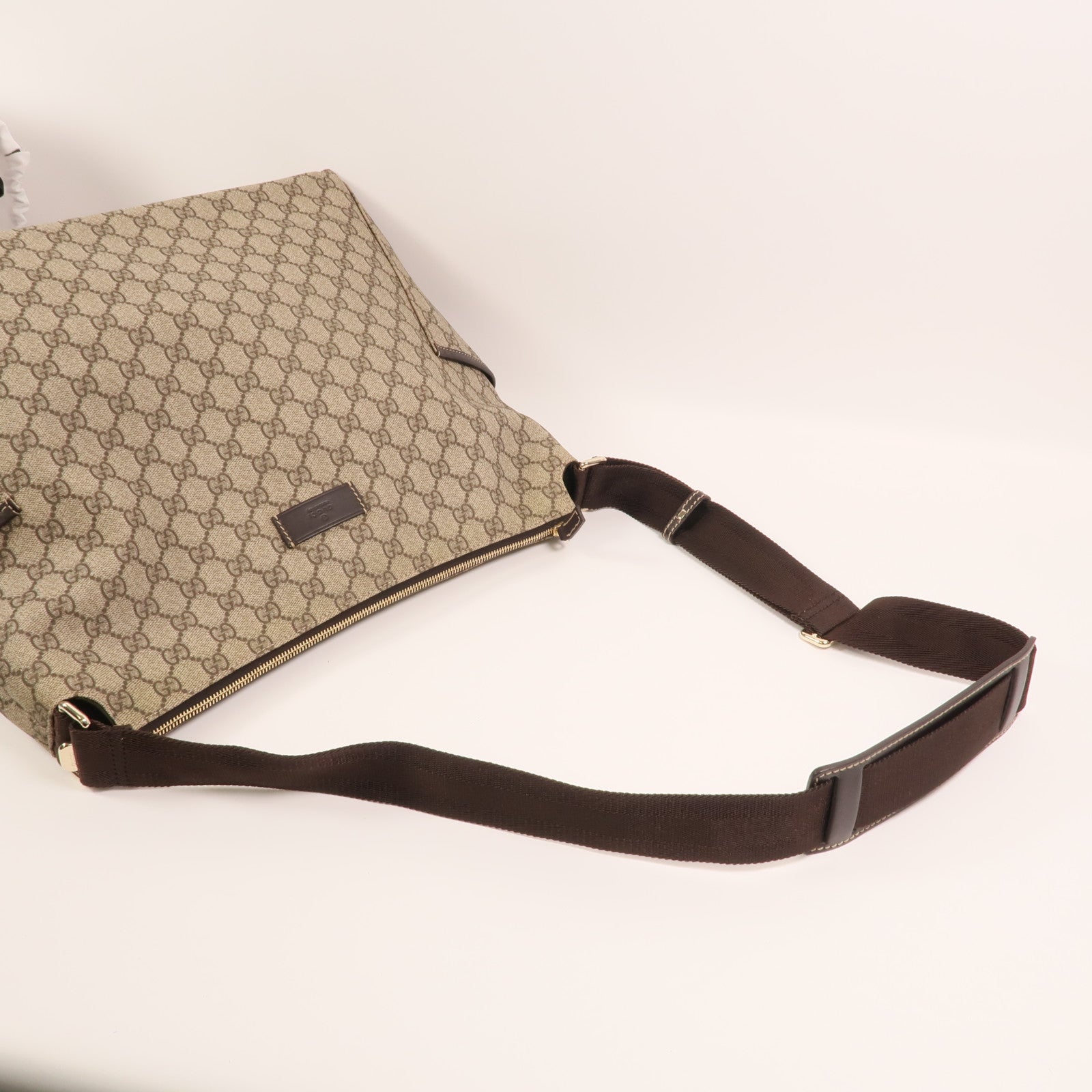 GUCCI 塗層帆布Shoulder Bag金扣肩背袋