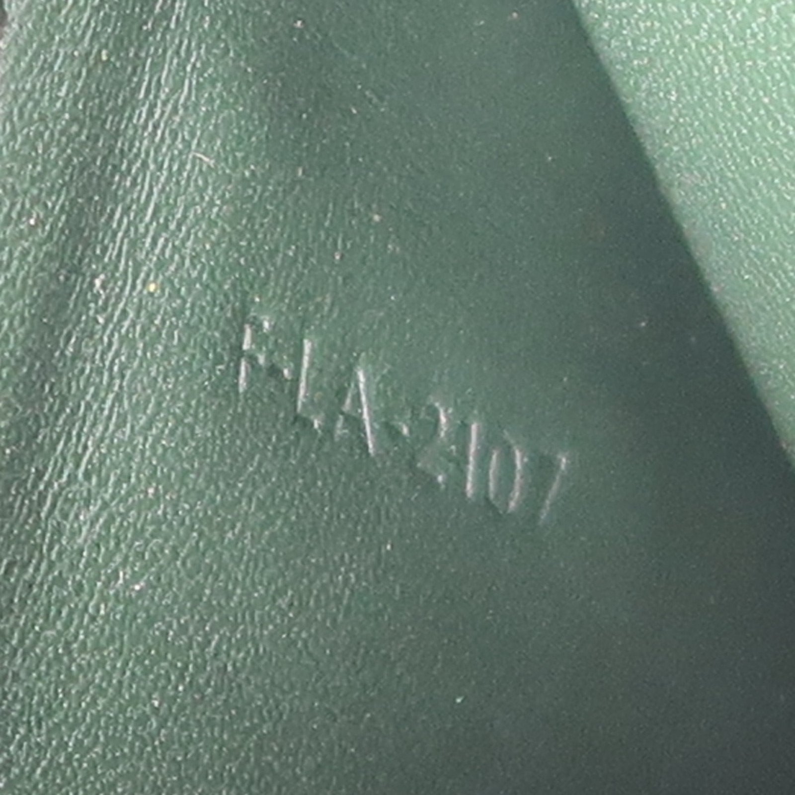 CELINE 牛皮皮革Classic Box金扣肩背袋