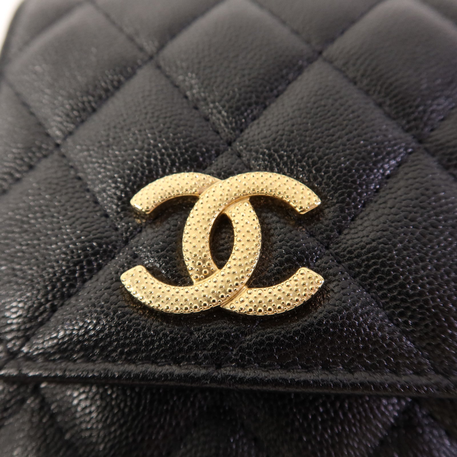 CHANEL 牛皮皮革Phone and Airpods Case金扣手機袋