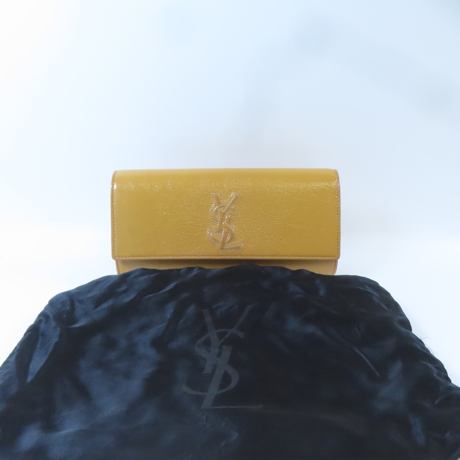 YVES SAINT LAURENT 漆皮皮革Clutch銀扣手拿包芥末色
