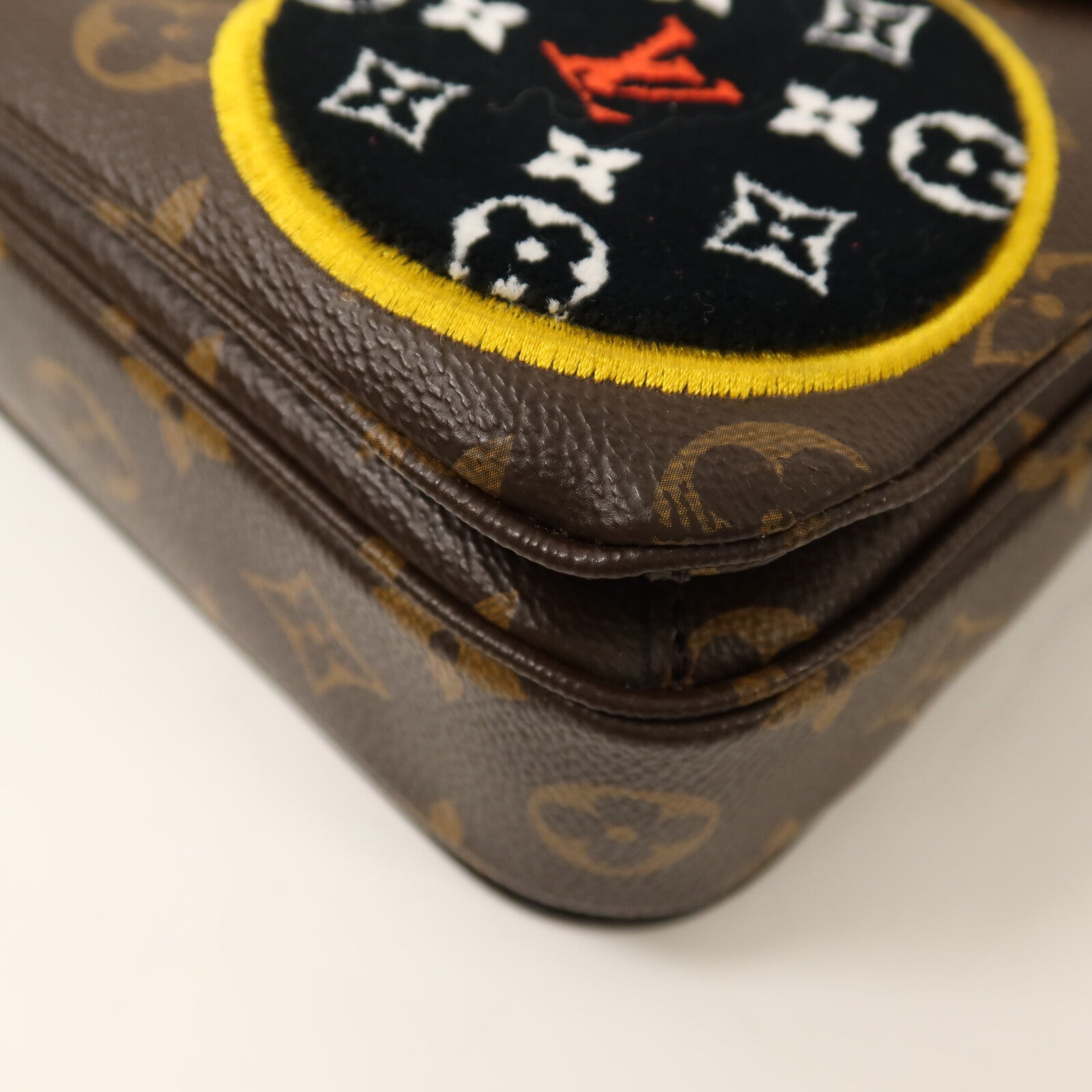 LOUIS VUITTON Monogram Patches Pochette Metis金扣手挽肩背兩用袋