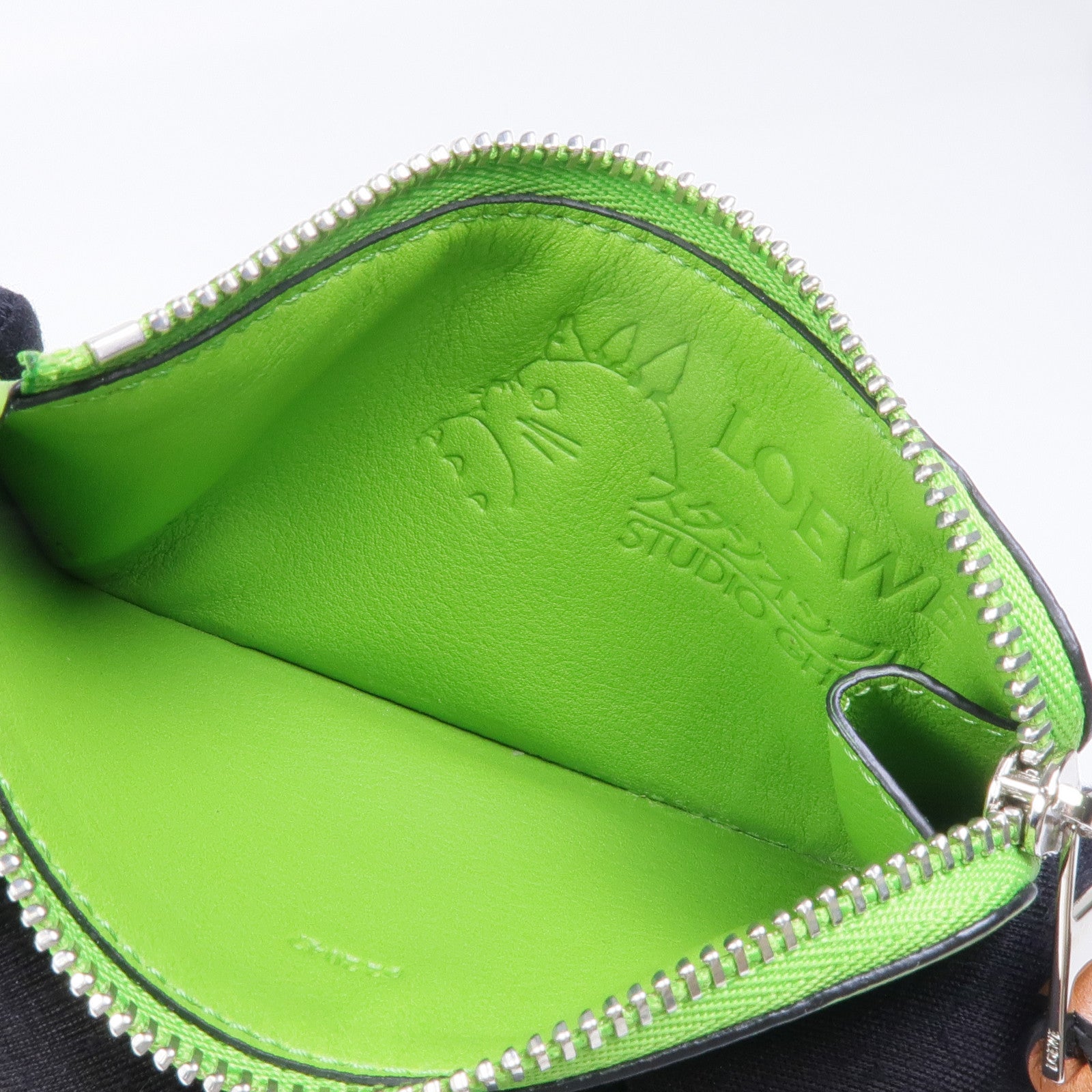LOEWE 牛皮皮革Loewe X Totoro銀扣零錢包/卡片套