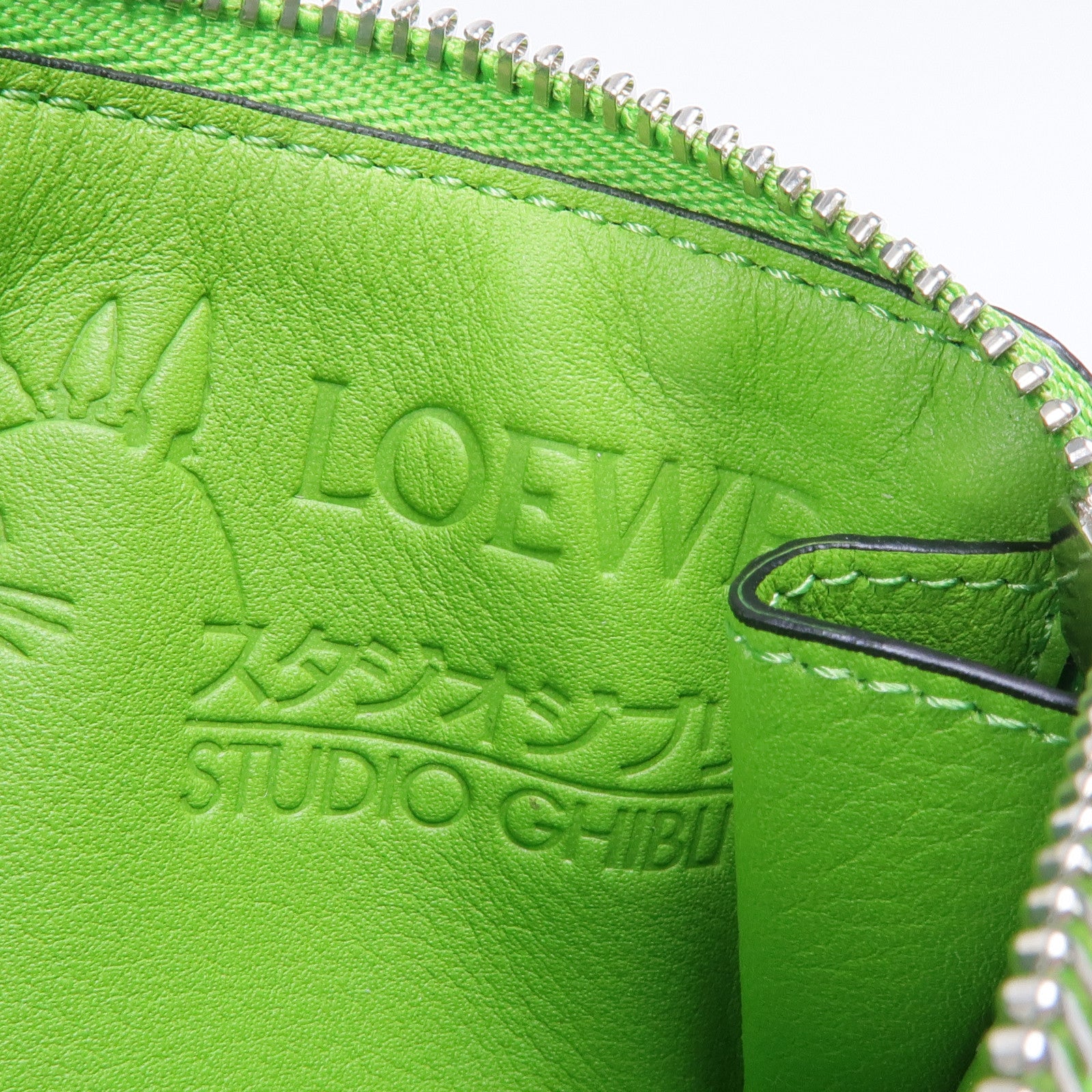 LOEWE 牛皮皮革Loewe X Totoro銀扣零錢包/卡片套