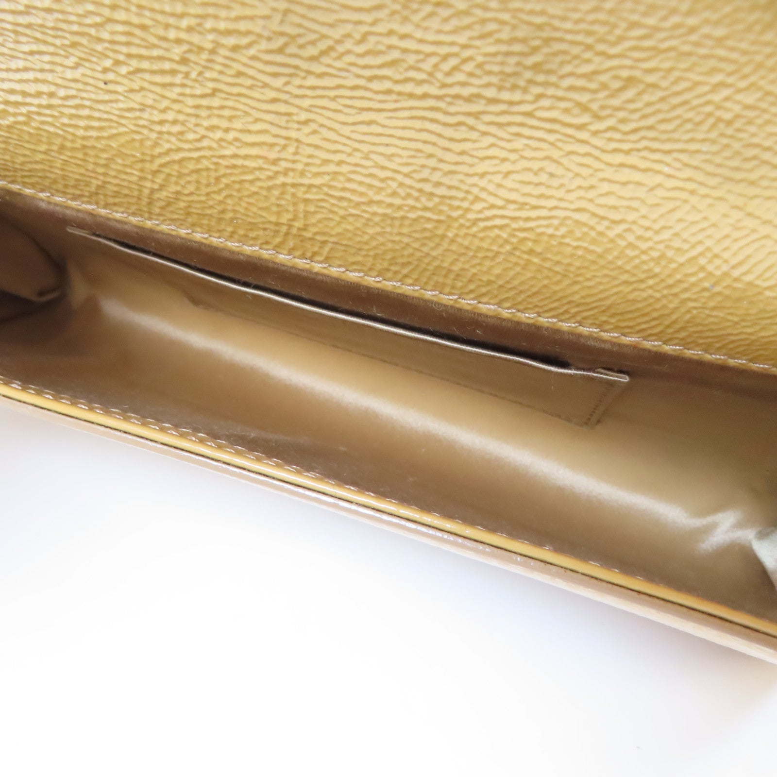 YVES SAINT LAURENT 漆皮皮革Clutch銀扣手拿包芥末色