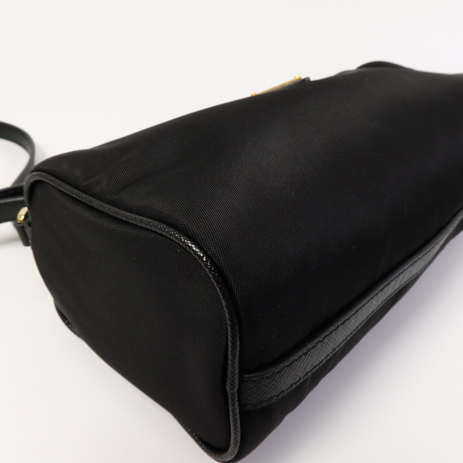 PRADA 尼龍Re-Nylon Pouch肩背袋