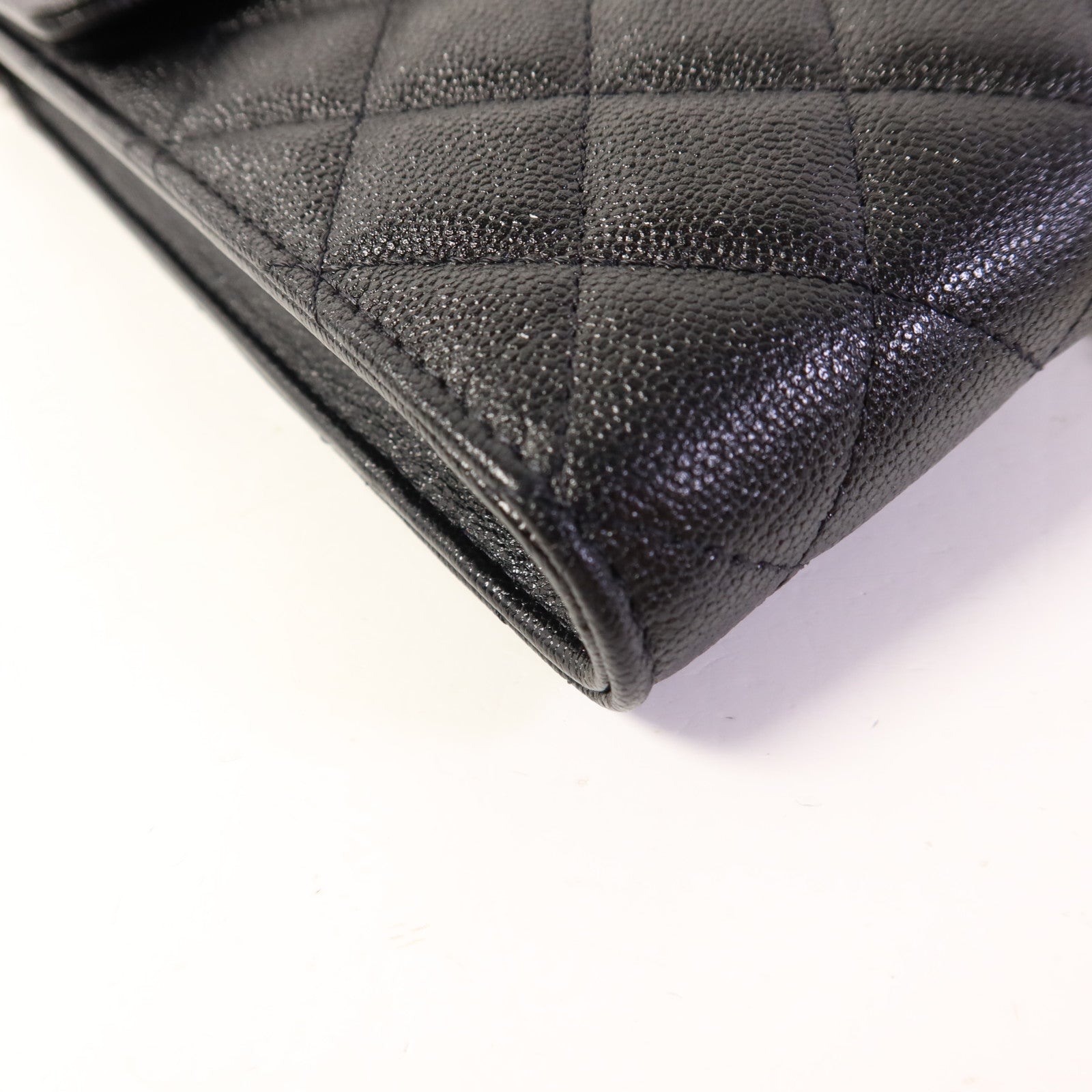 CHANEL 牛皮皮革Phone and Airpods Case金扣手機袋