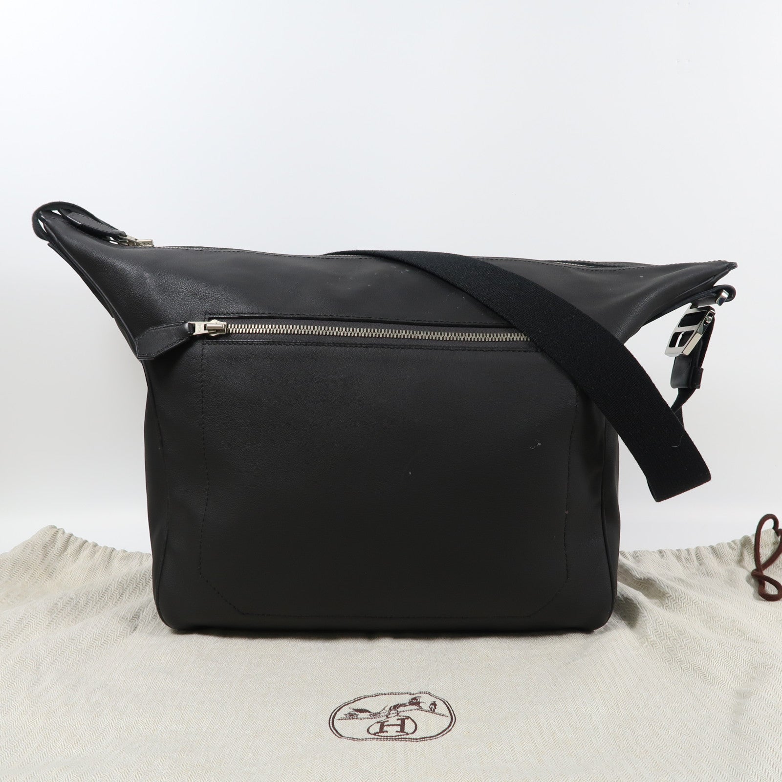 HERMES 衣装袋 HERMES 【激減優惠】皮革Cityslide銀扣肩背袋黑色– Brand Off