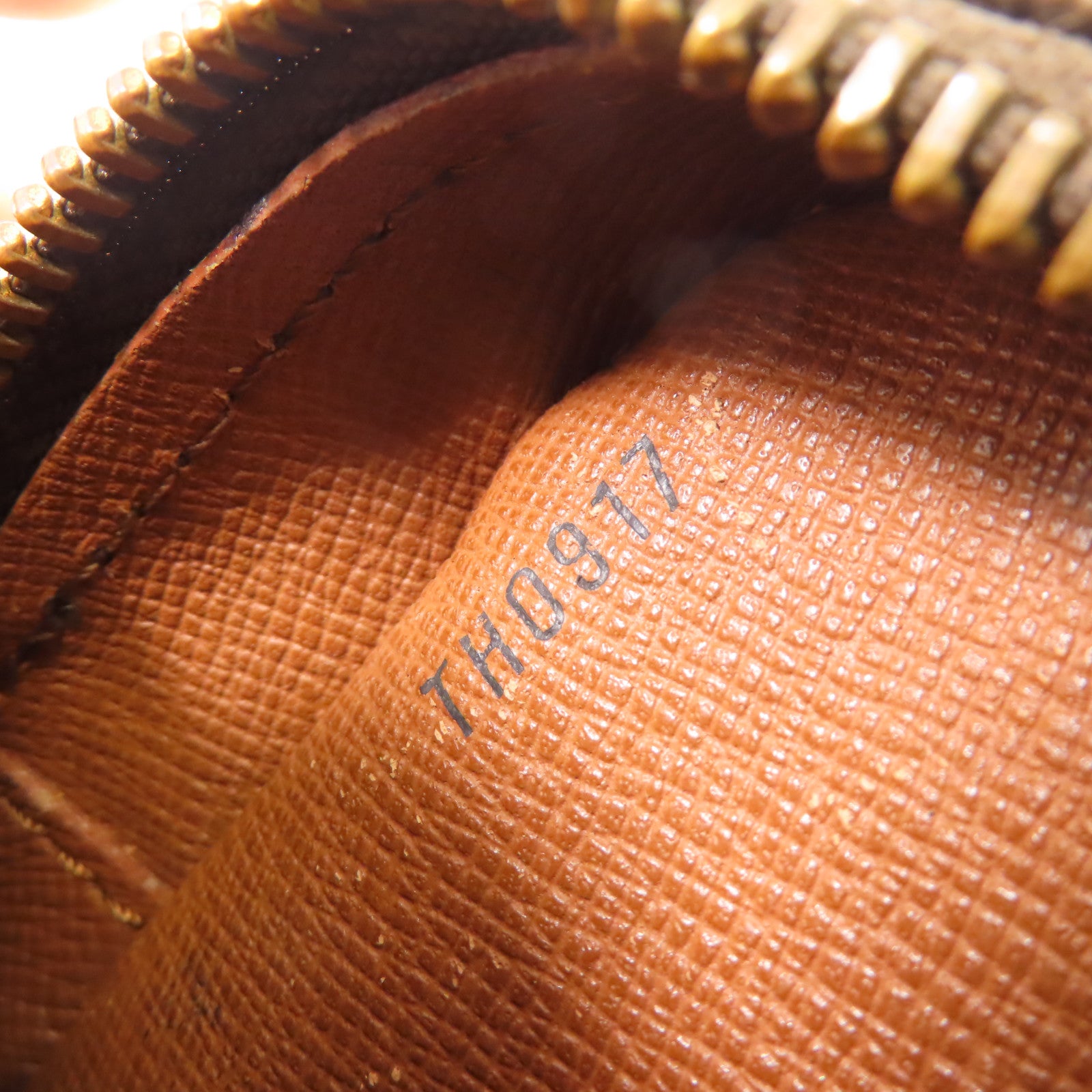 LOUIS VUITTON LV GHW Amazon Crossbody Shoulder Bag M45236 Monogram Brown