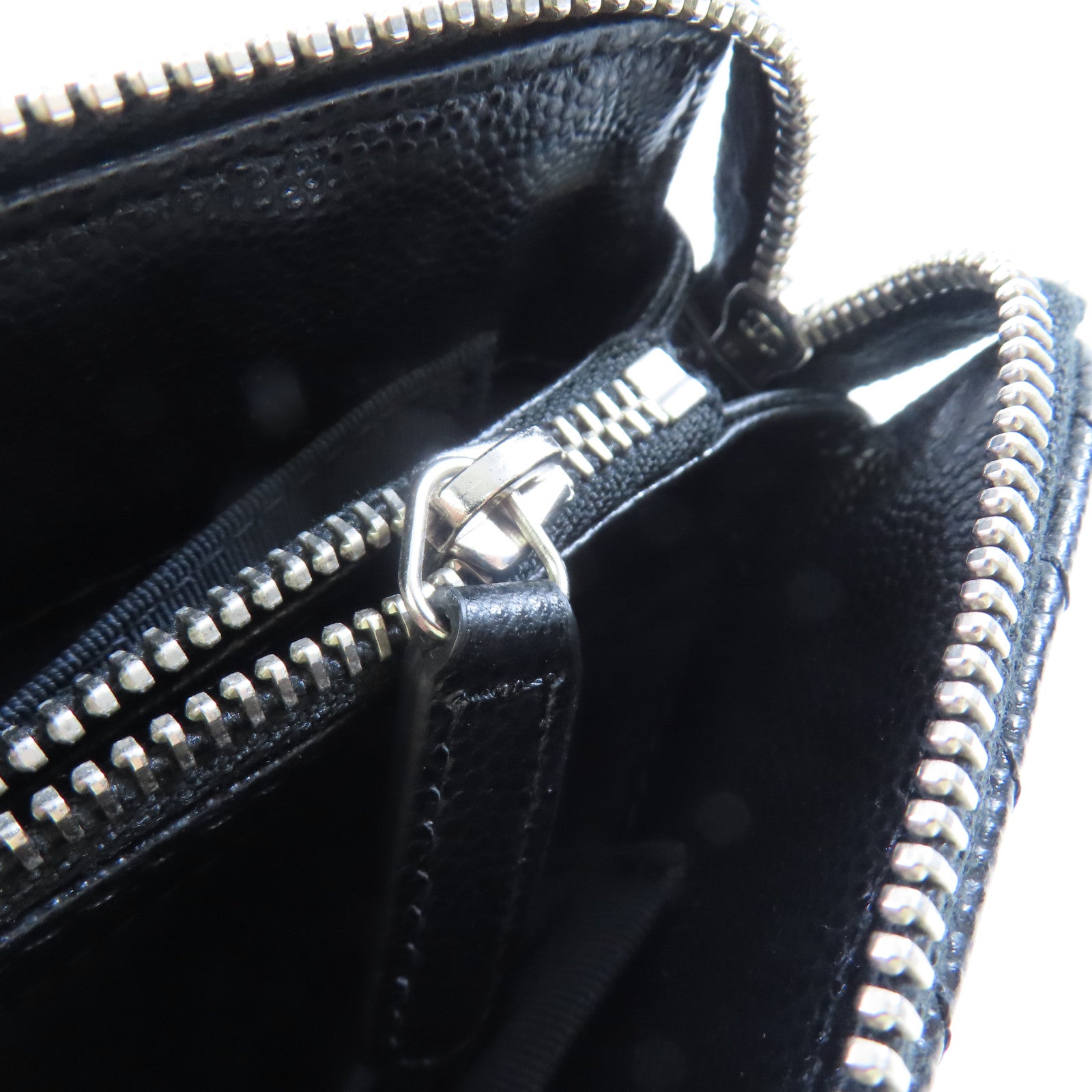 CHANEL 【激減優惠】斜紋Caviar皮革Pouch銀扣手拿包黑色