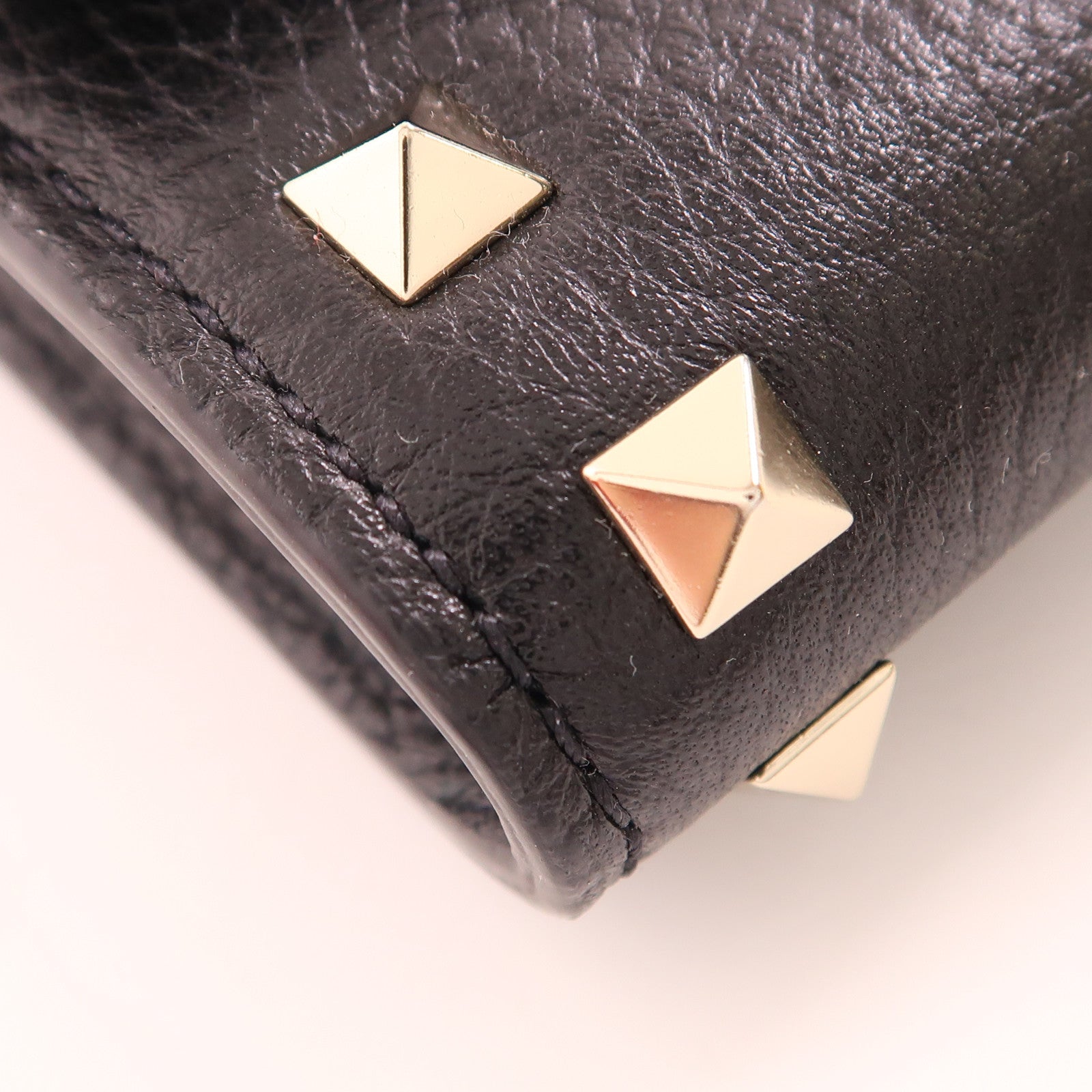 Valentino 牛皮皮革Rockstud WOC肩背袋