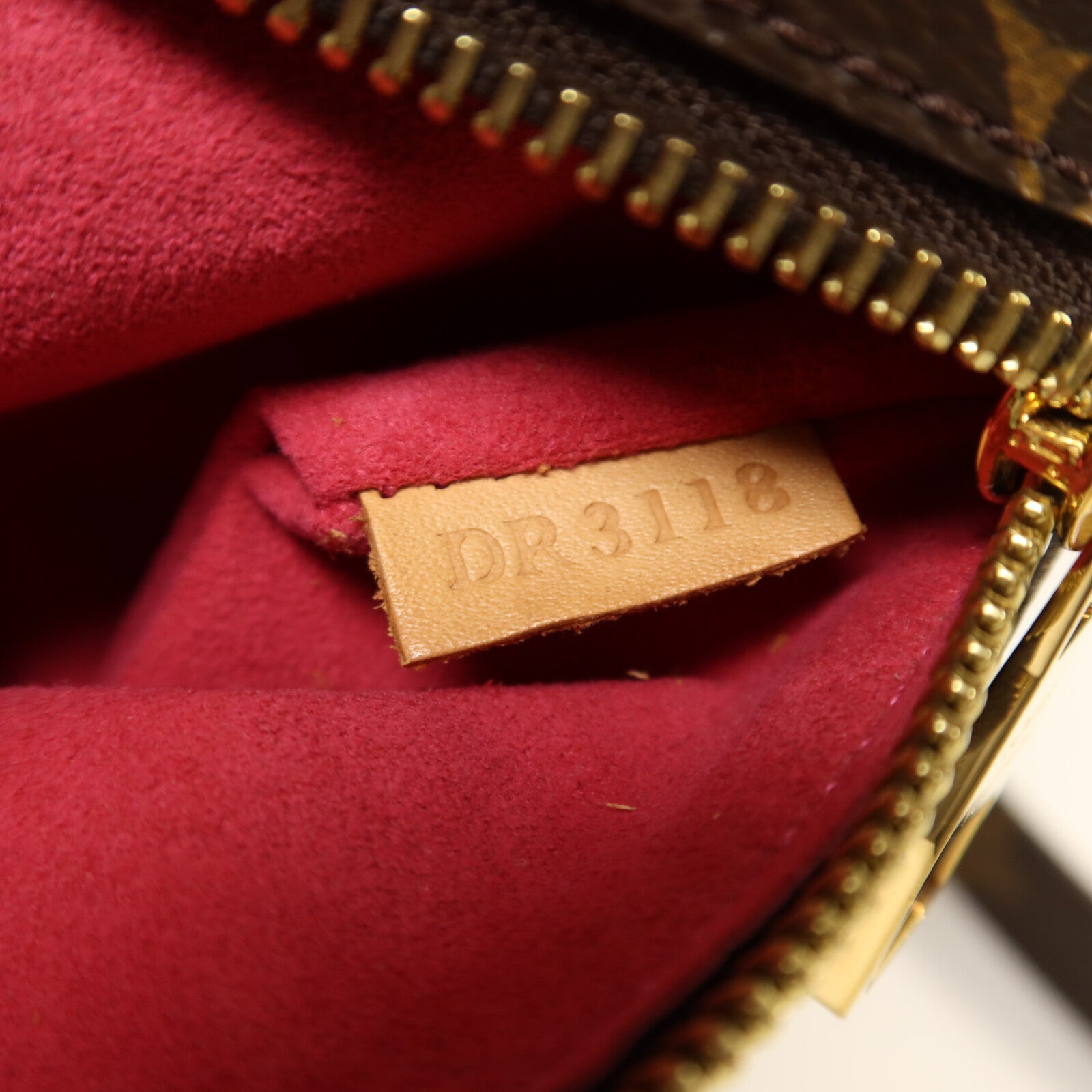 LOUIS VUITTON Monogram Patches Pochette Metis金扣手挽肩背兩用袋