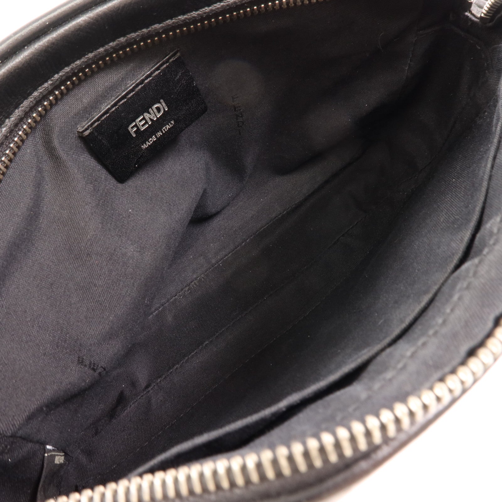 FENDI 皮革Camera Bag銀扣肩背袋