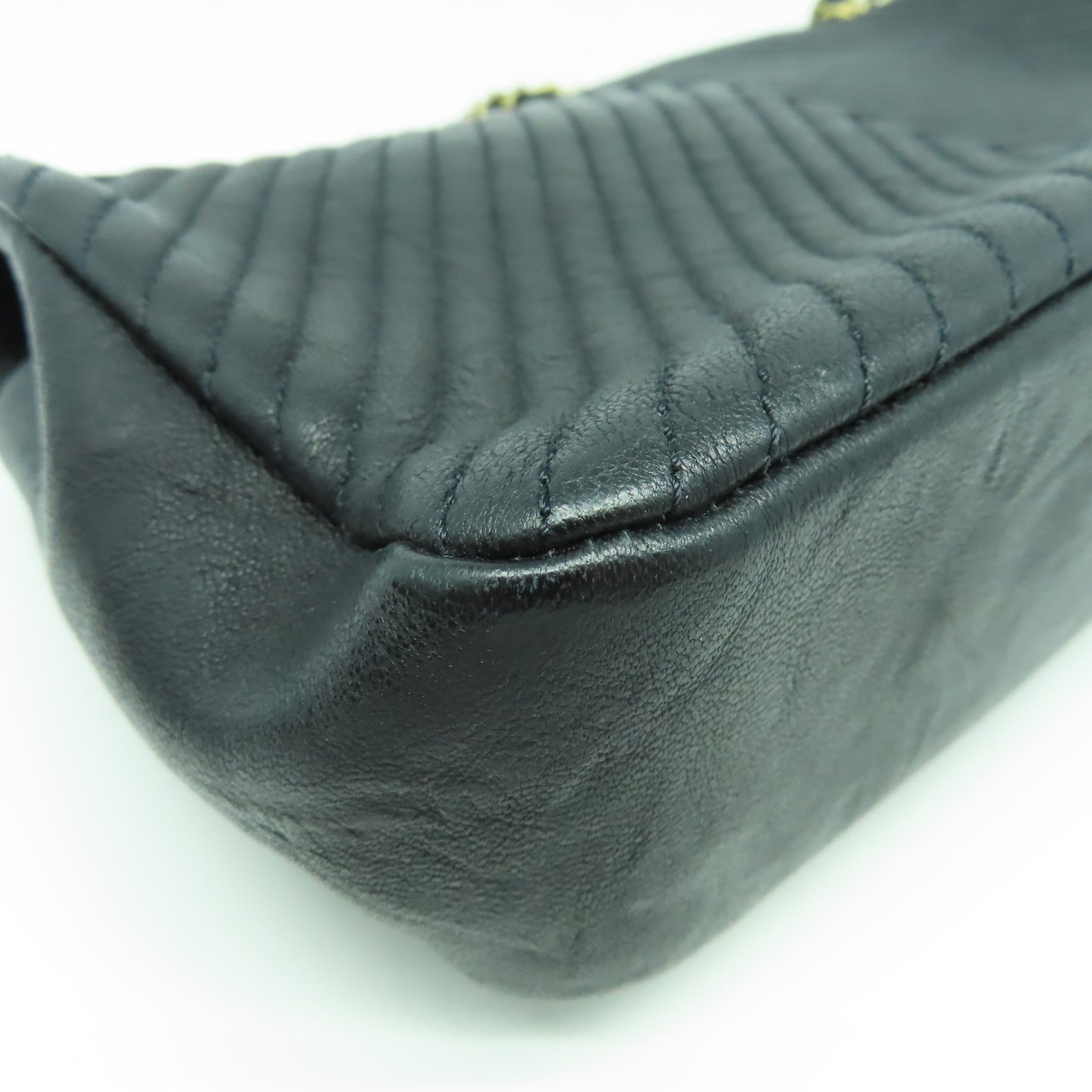 CHANEL 斜紋牛皮皮革Chain Shoulder金扣鏈帶肩背袋黑色