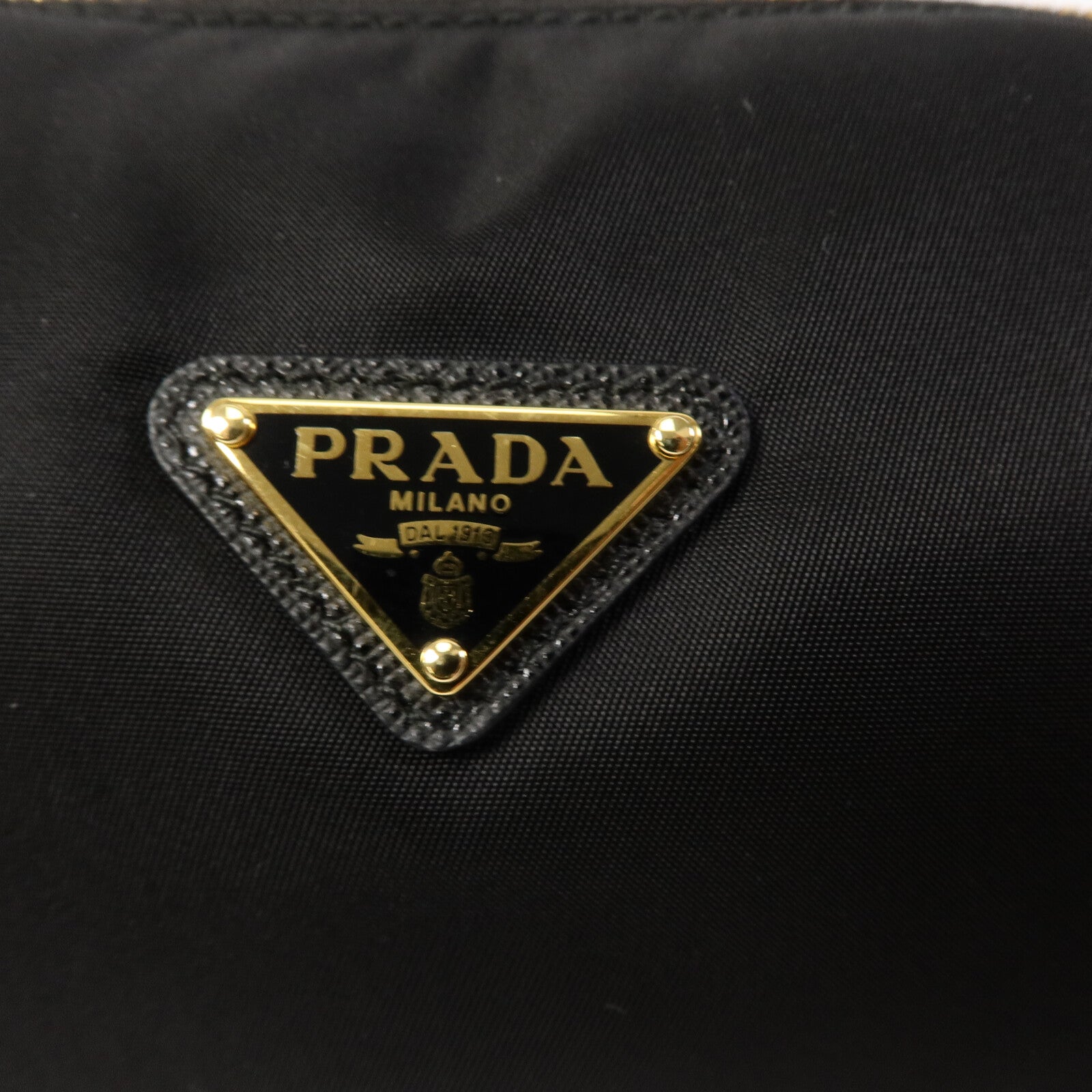 PRADA 尼龍Re-Nylon Pouch肩背袋