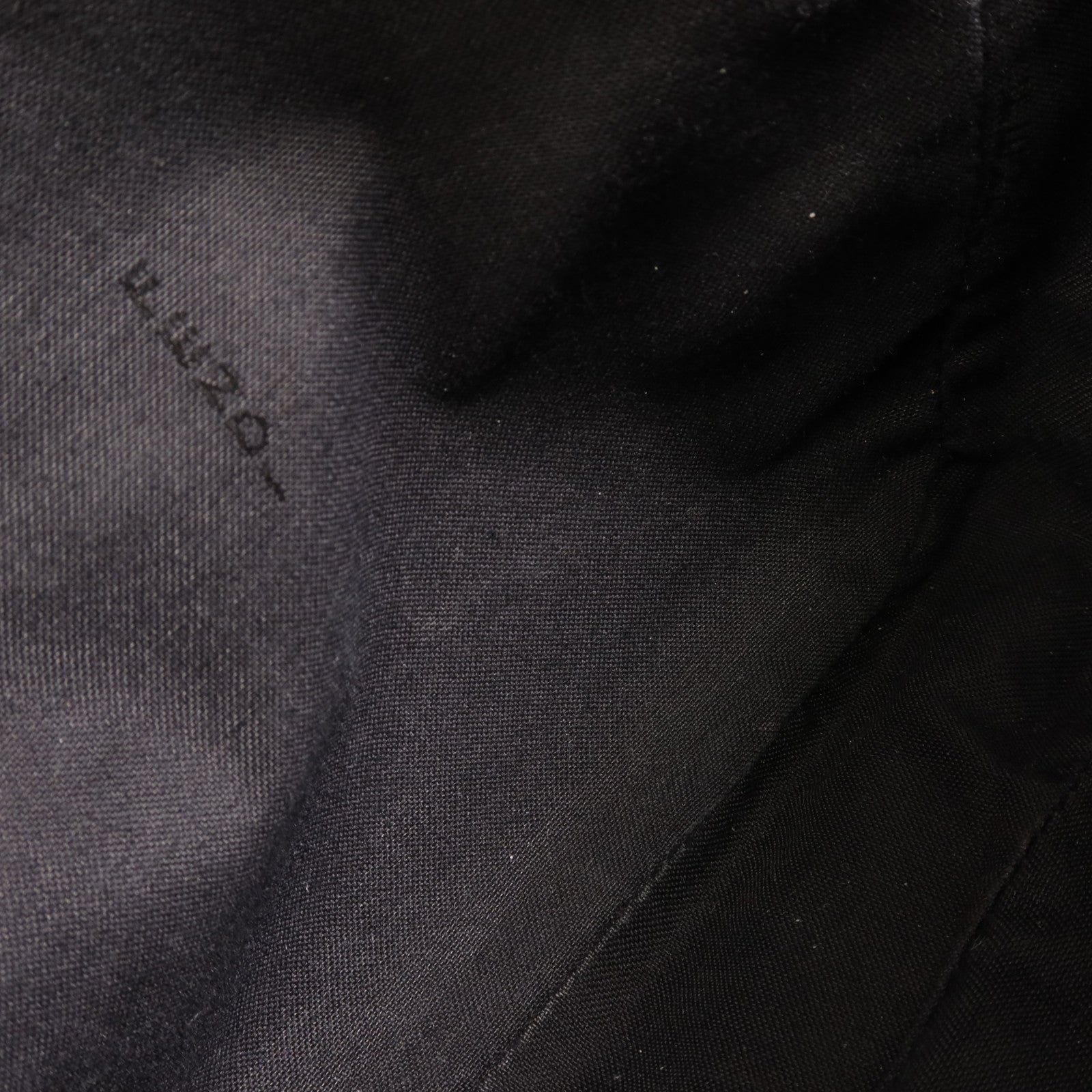 FENDI 皮革Camera Bag銀扣肩背袋