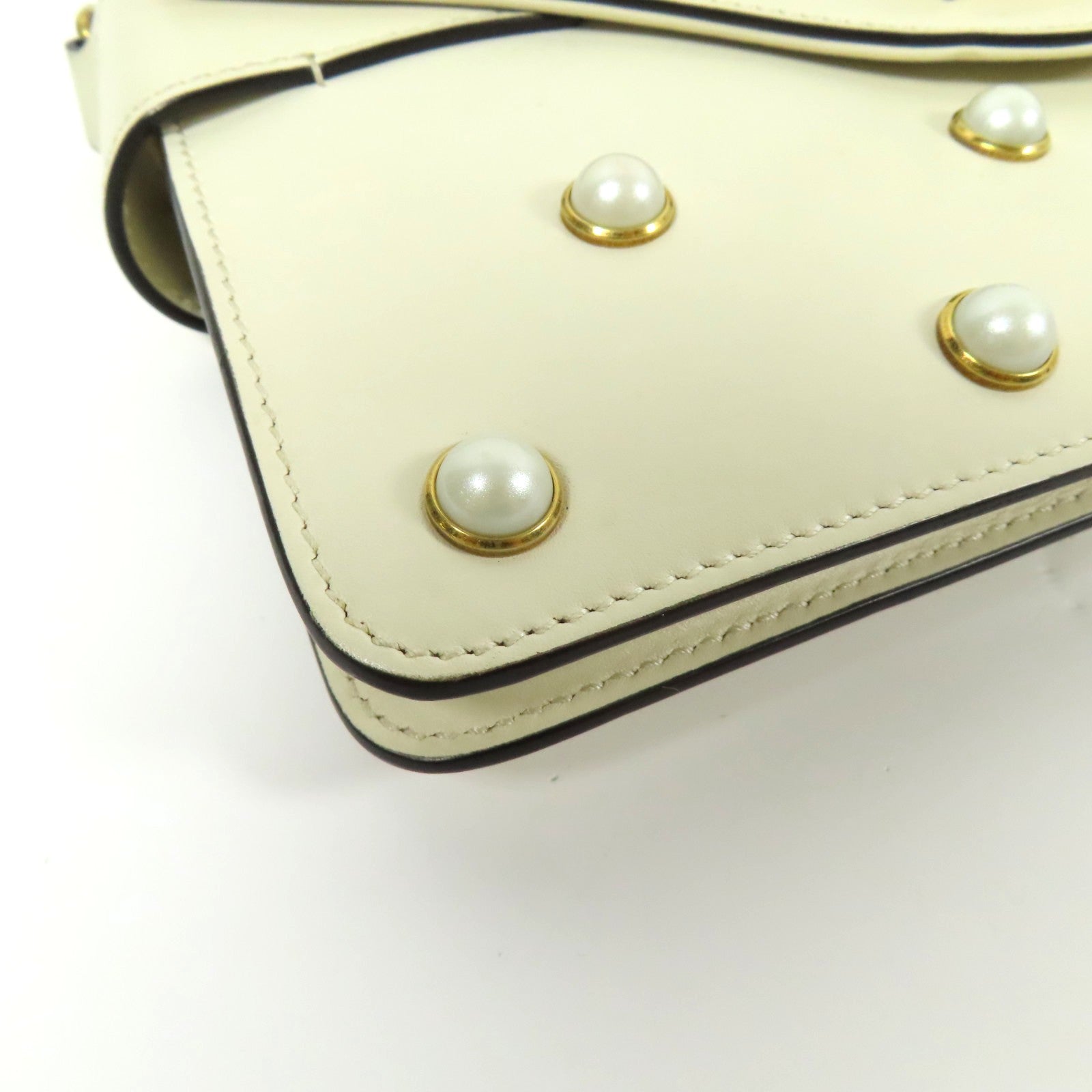 GUCCI GG GHW Broadway Pearl Bee Shoulder Bag Calfskin Leather Beige