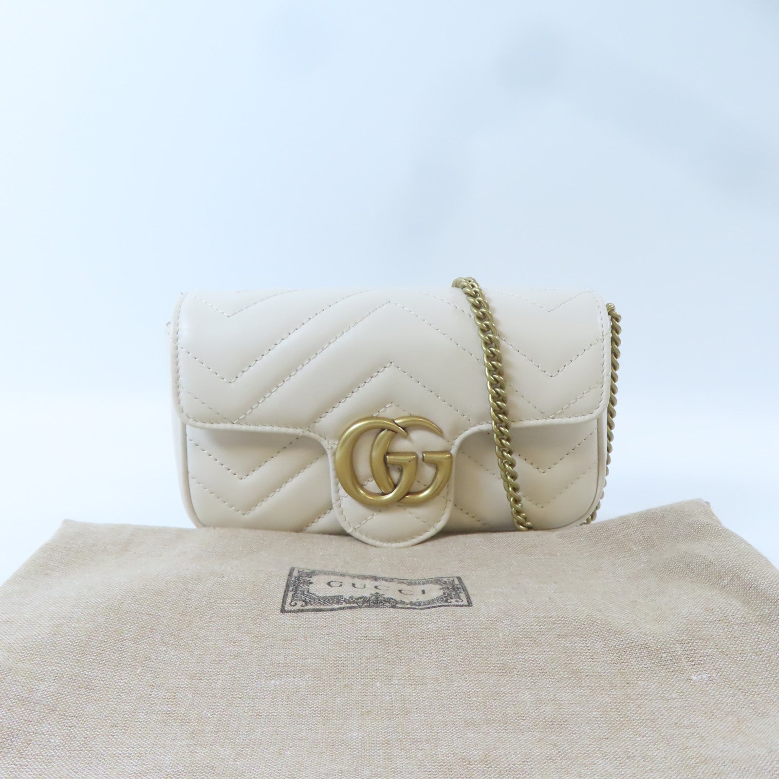 GUCCI 牛皮皮革GG Marmont Mini金扣鏈帶肩背袋白色