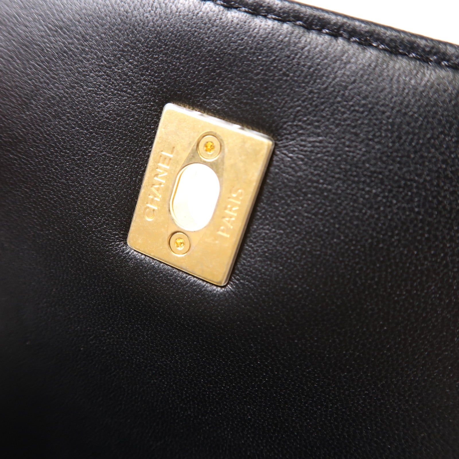 CHANEL 【激減優惠】牛皮皮革Chain Shoulder金扣肩背袋黑色