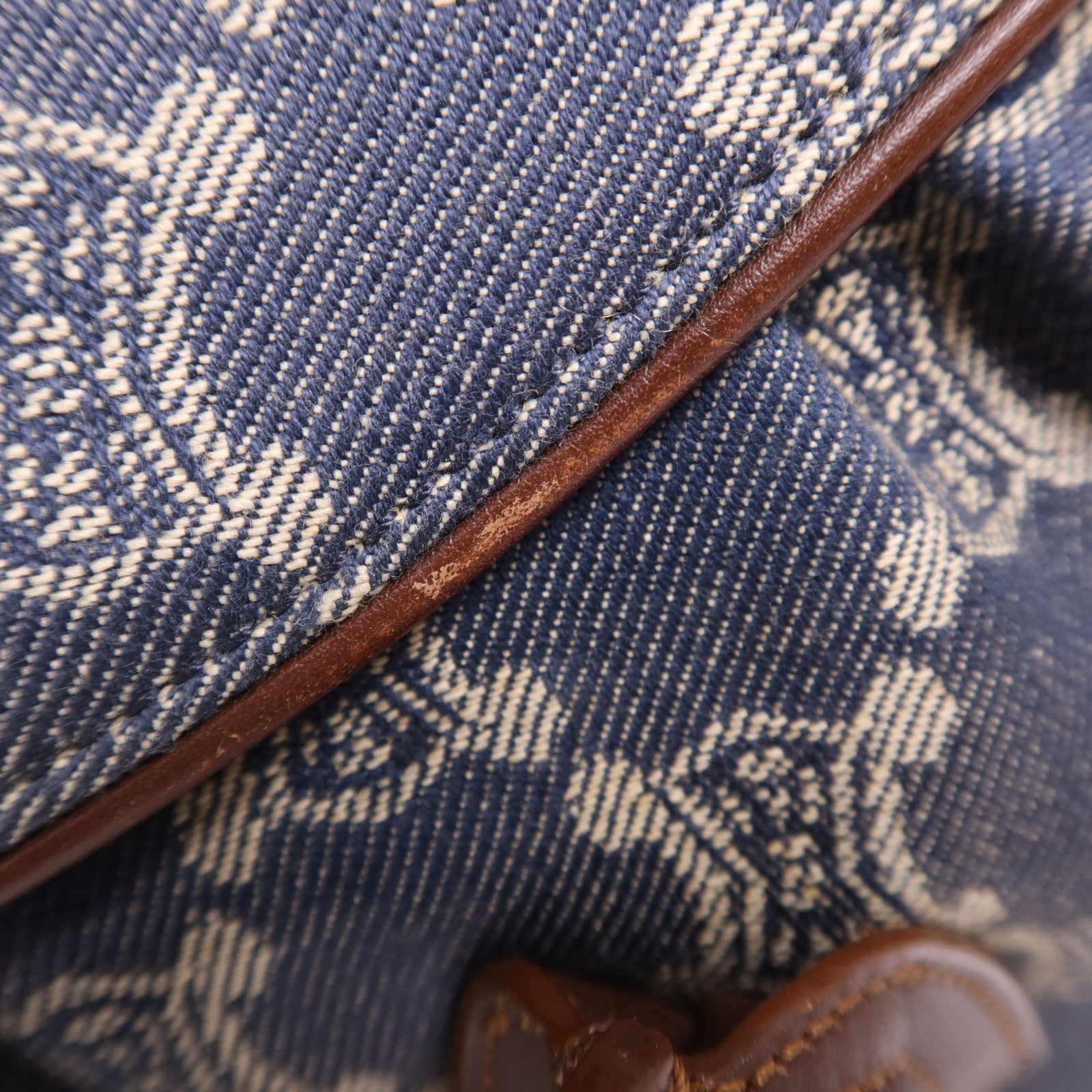 CELINE 牛仔布/皮革Macadam Hand Bag金扣手挽袋