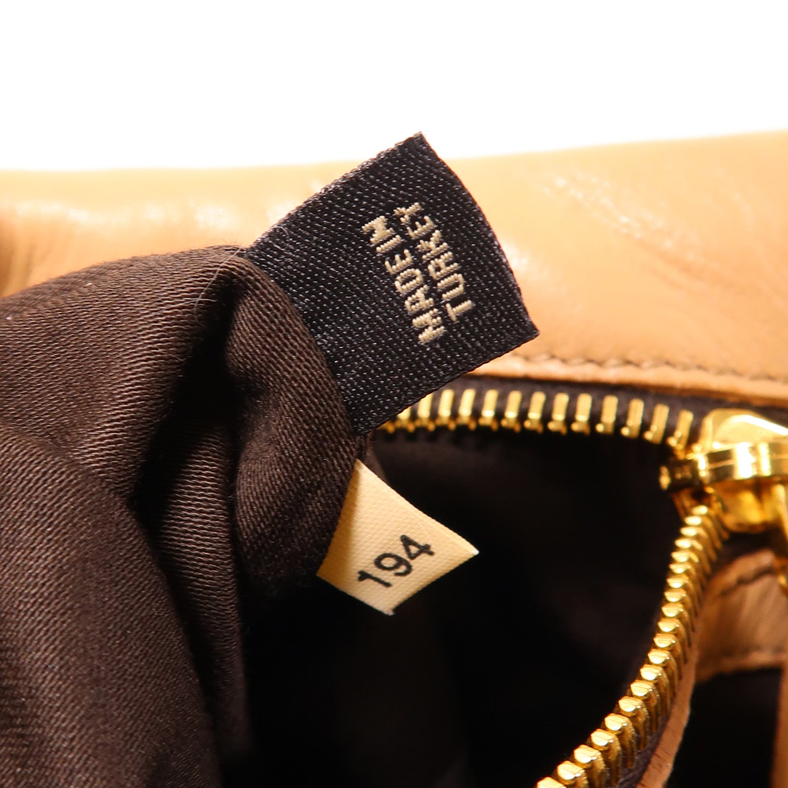 Miu Miu 羊皮皮革Handbag金扣手挽袋