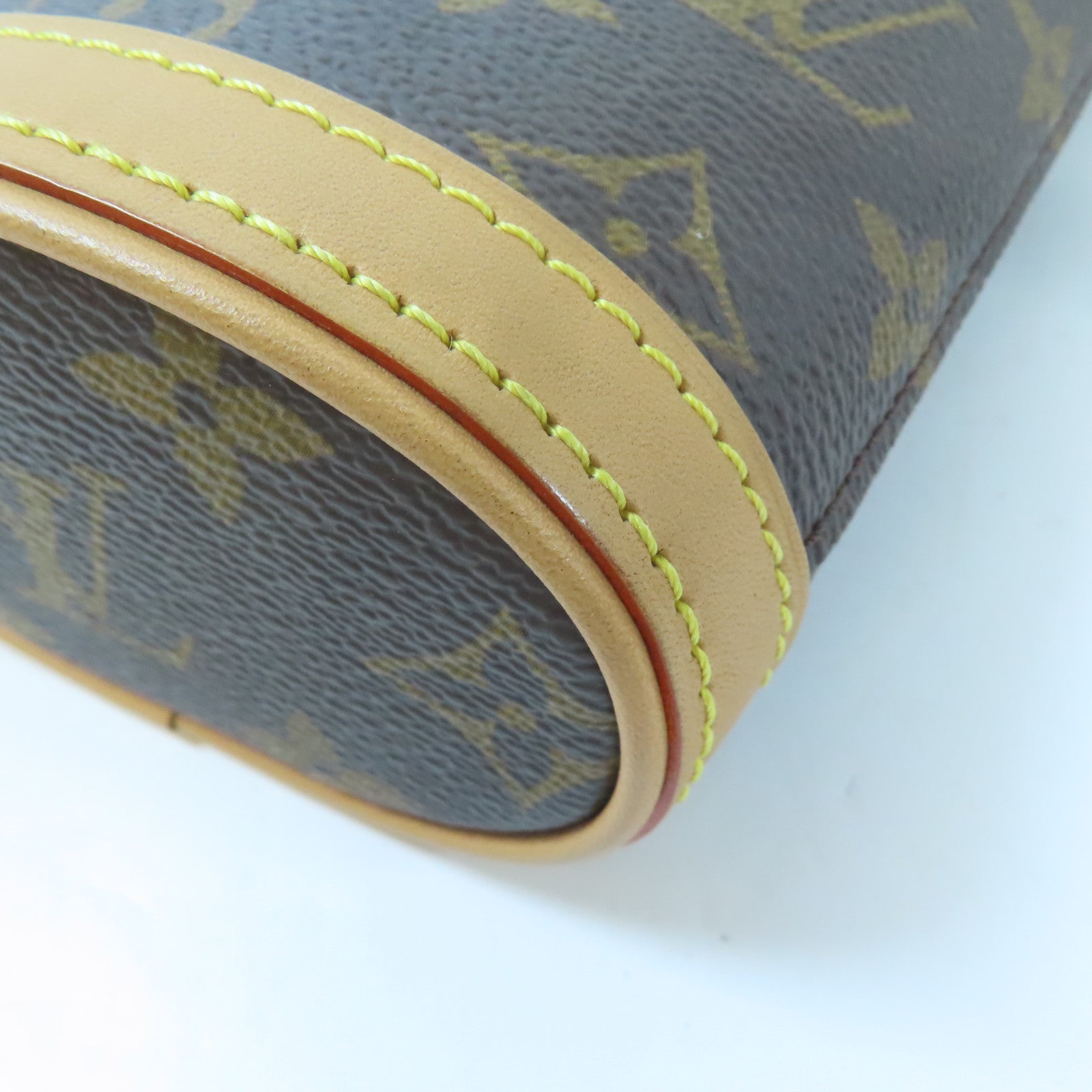 LOUIS VUITTON 【激減優惠】Monogram Fold Me Pouch金扣肩背袋啡色
