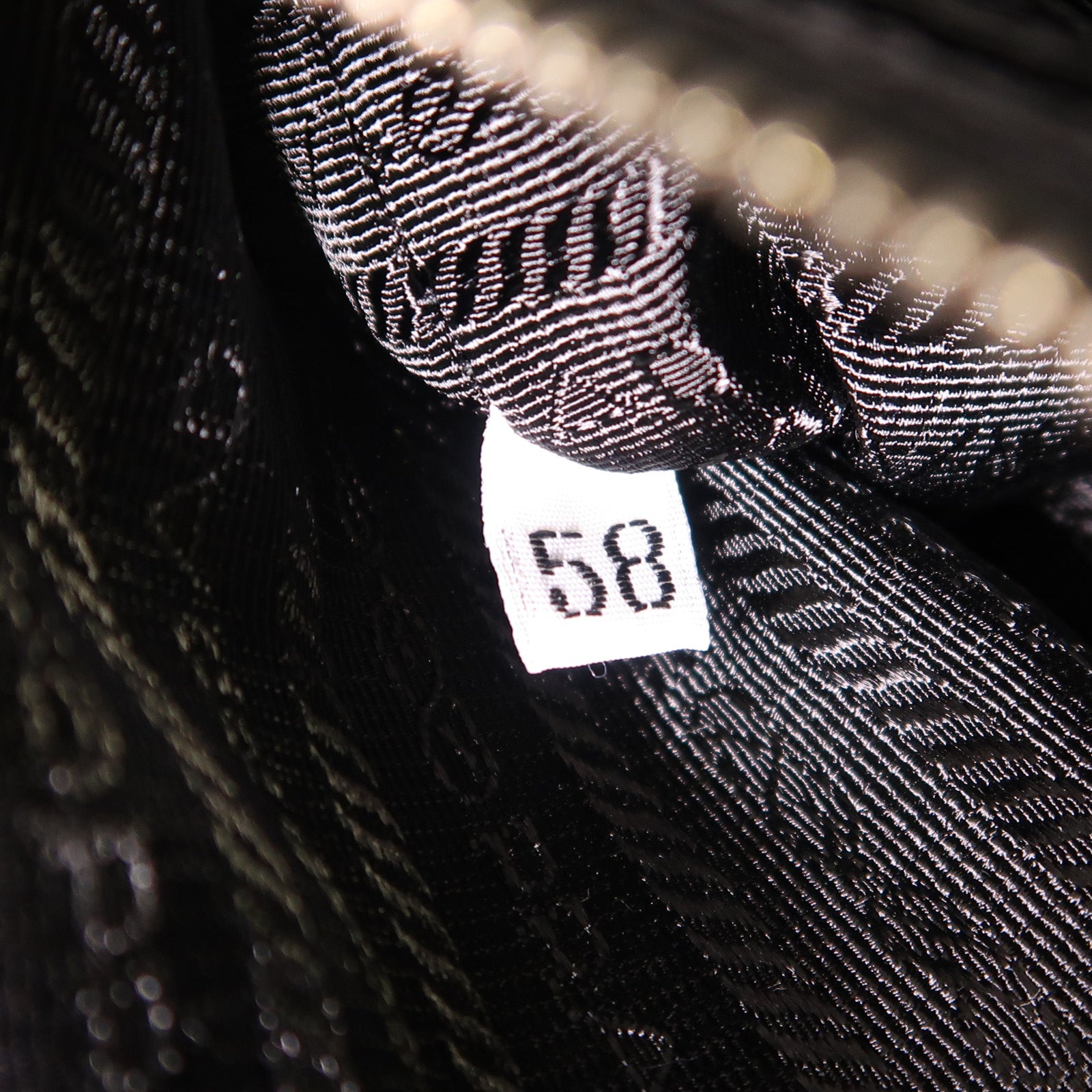 PRADA 尼龍Tote Bag銀扣手挽袋