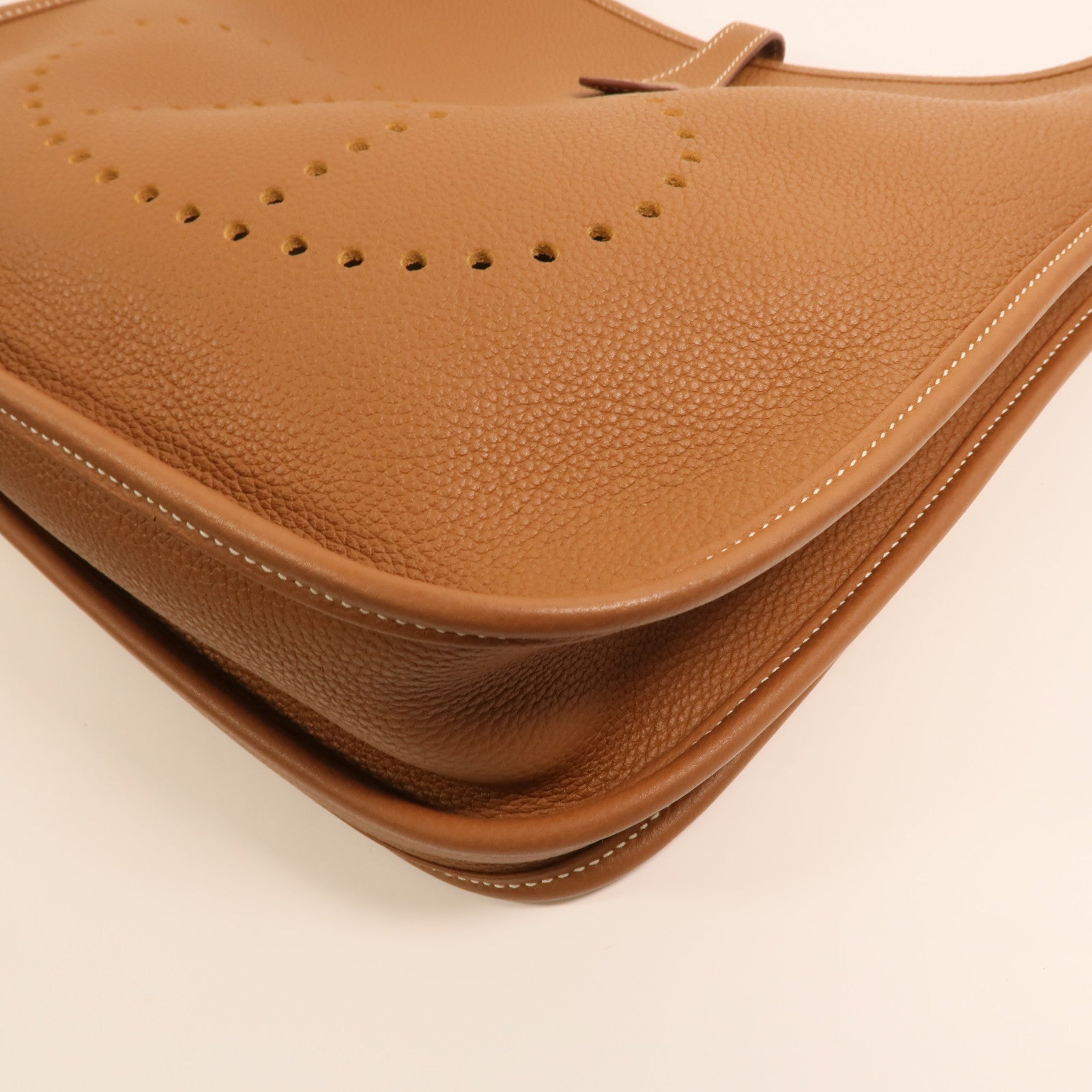 HERMES Clemence皮革Evelyne PM金扣肩背袋