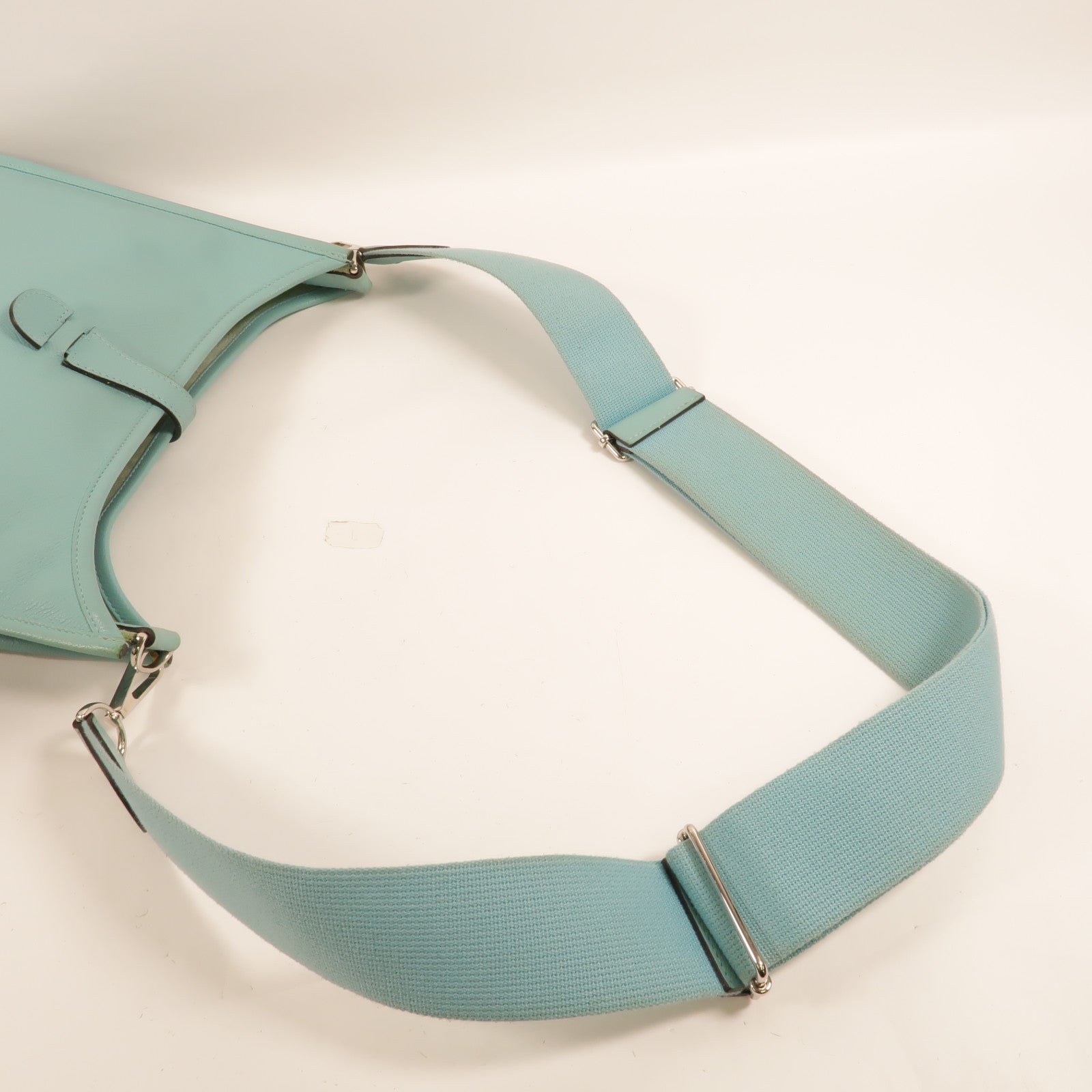 HERMES Epsom皮革Evelyne PM 肩背袋Bleu Atoll