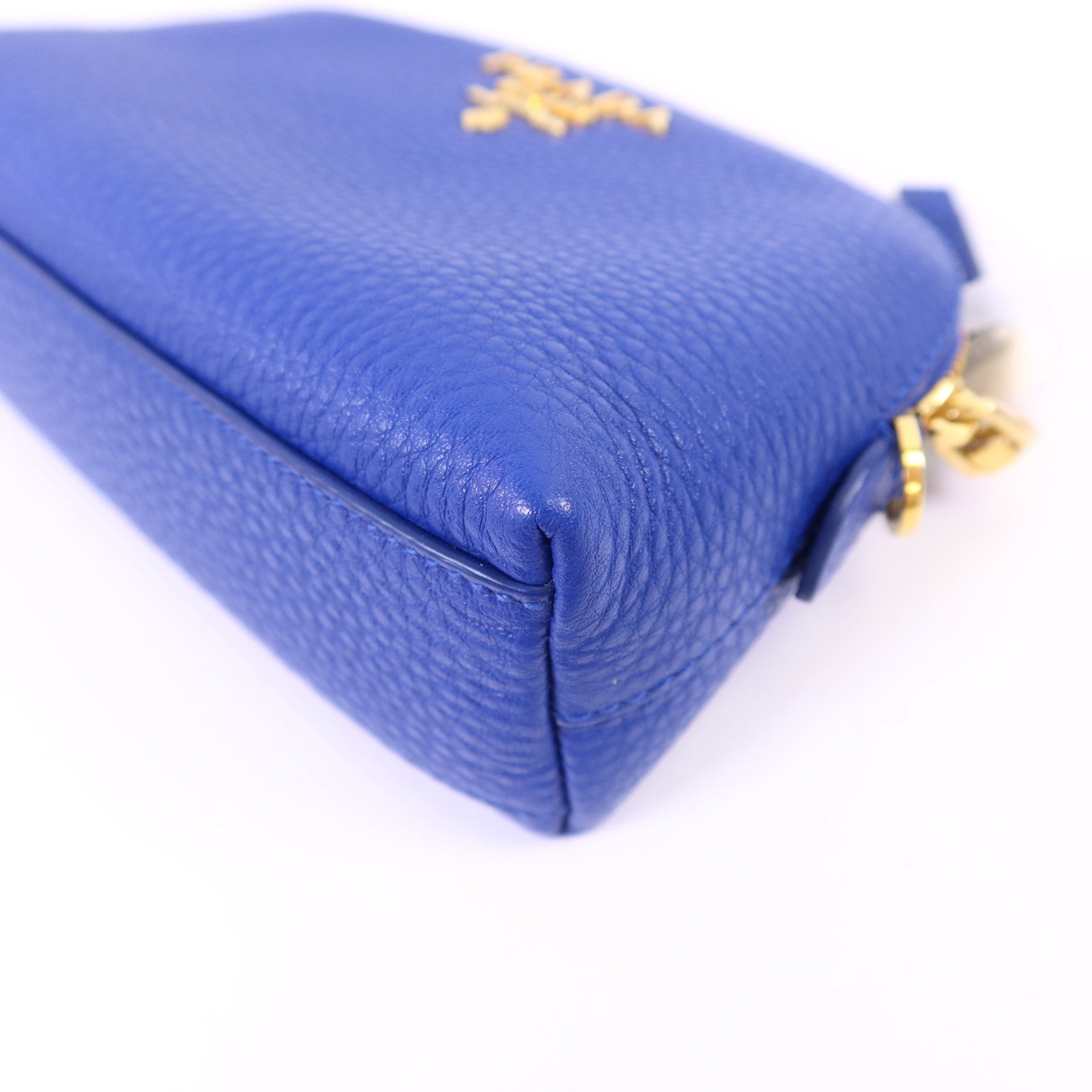 PRADA 牛皮皮革Pouch金扣手拿包