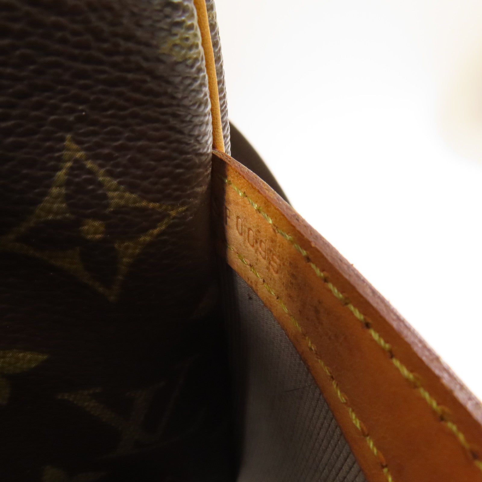 LOUIS VUITTON Monogram Reporter PM金扣肩背袋