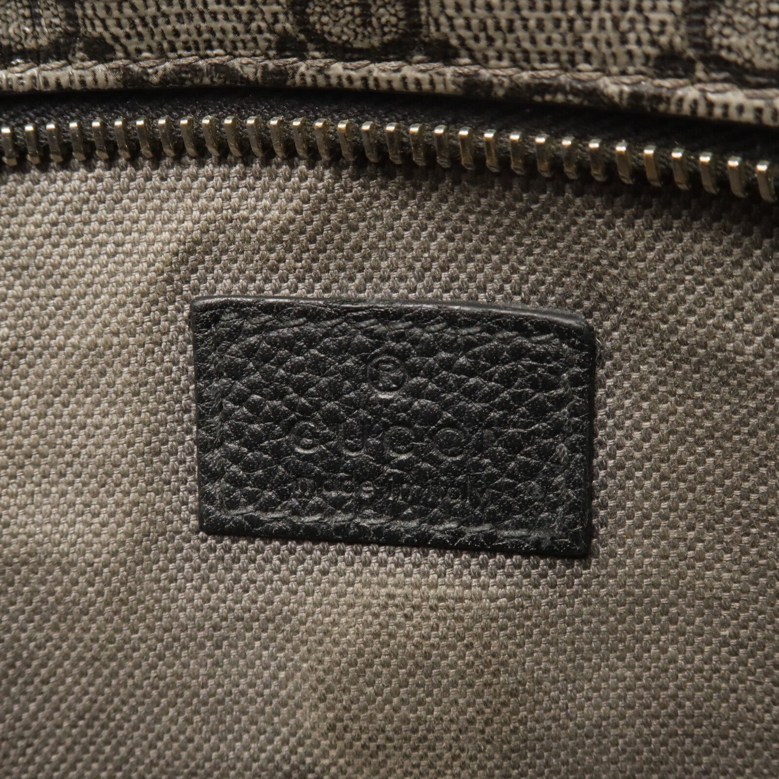 GUCCI 塗層帆布GG Supreme Bag肩背袋