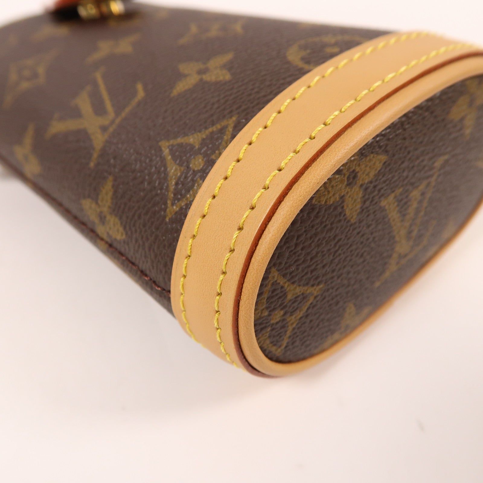 LOUIS VUITTON Monogram Fold Me Pouch金扣肩背袋棕色