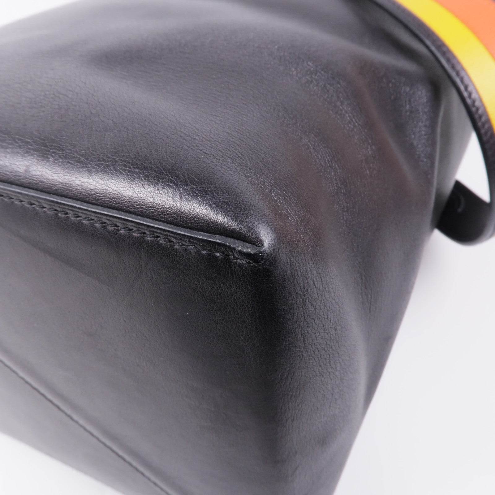 HERMES Veau Volupto皮革Licol 19肩背袋Noir