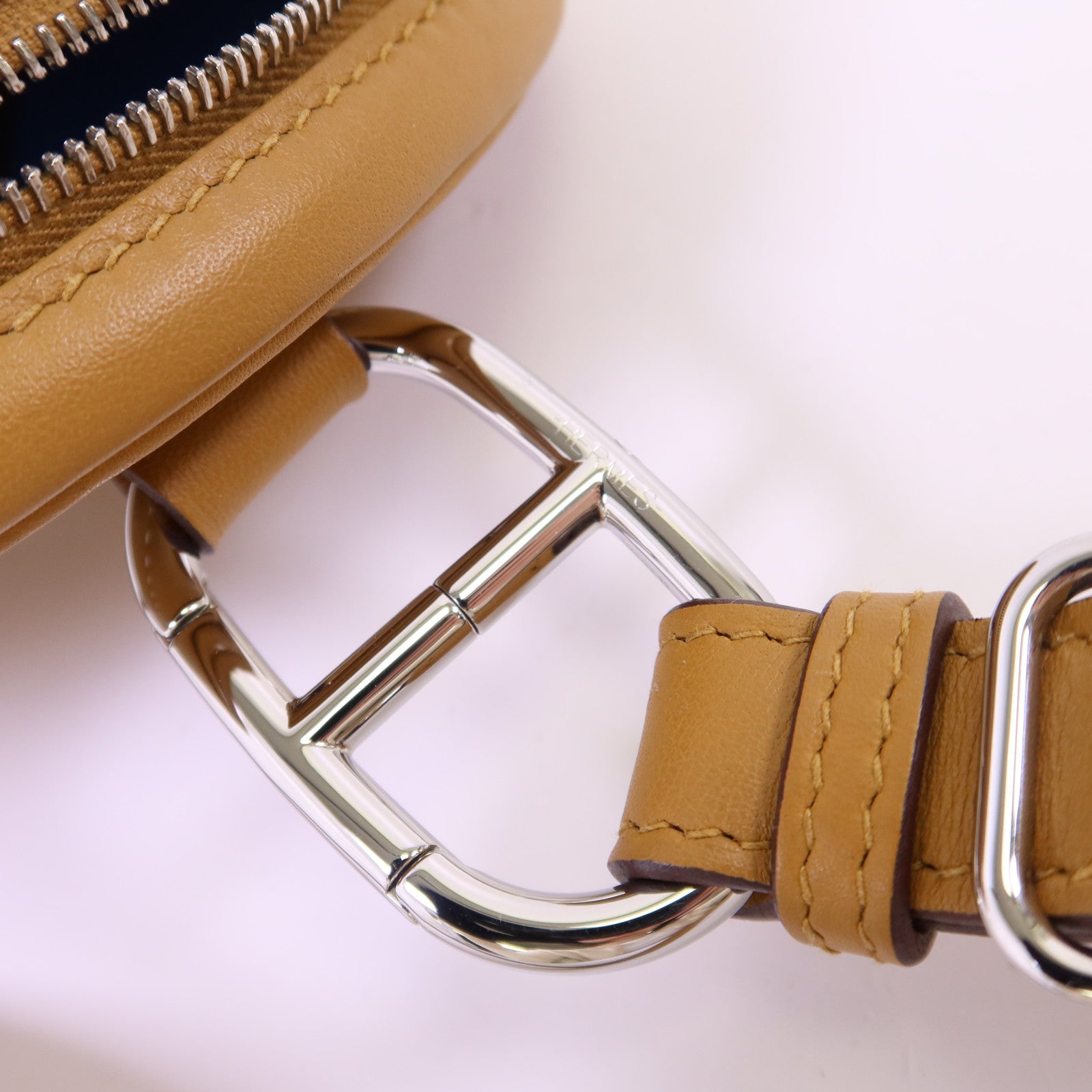 HERMES 【激減優惠】Swift皮革In The Loop Belt Bag銀扣腰包Sesame/Celeste