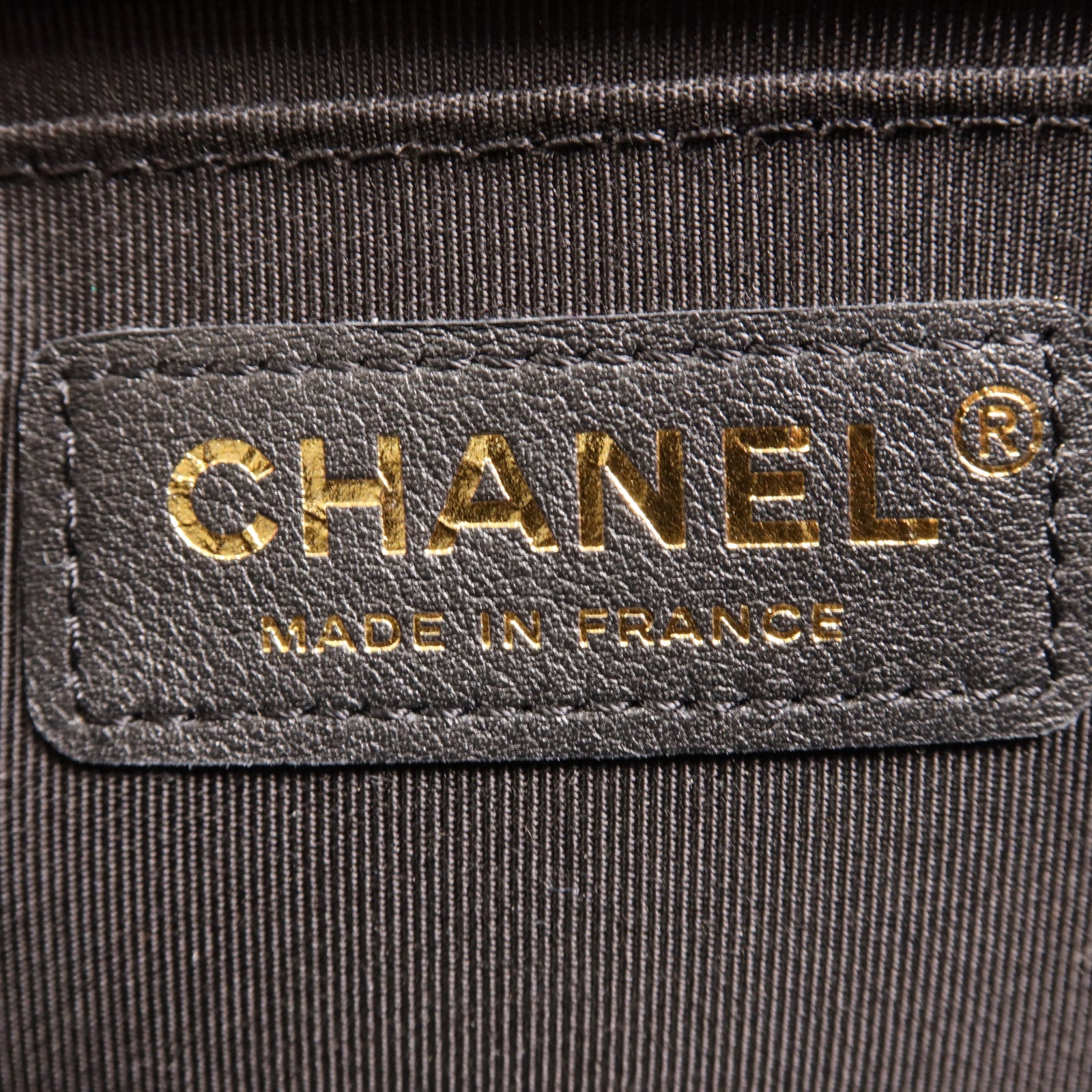 CHANEL 羊皮皮革Boy 25金扣肩背袋