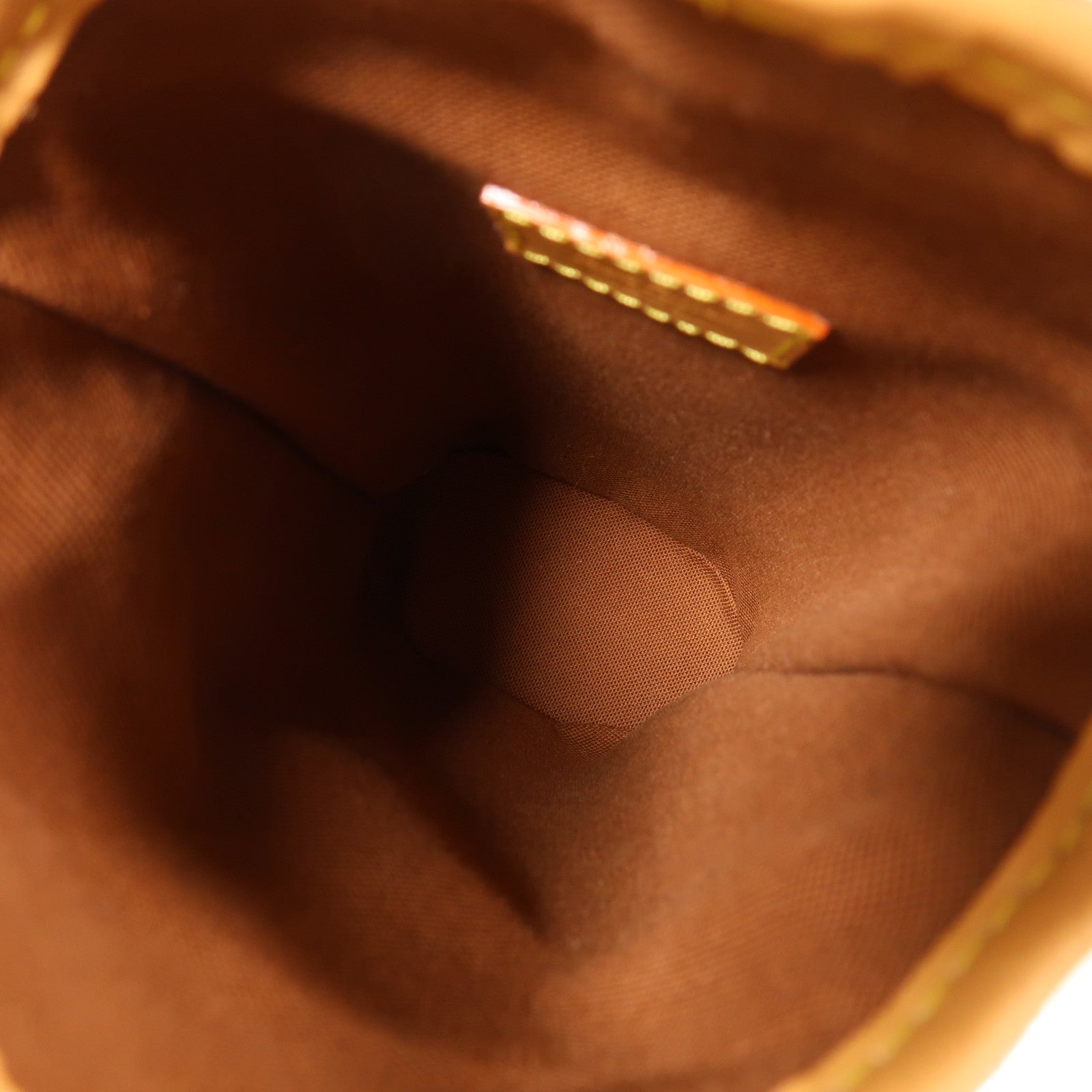 LOUIS VUITTON Monogram Fold Me Pouch金扣肩背袋棕色