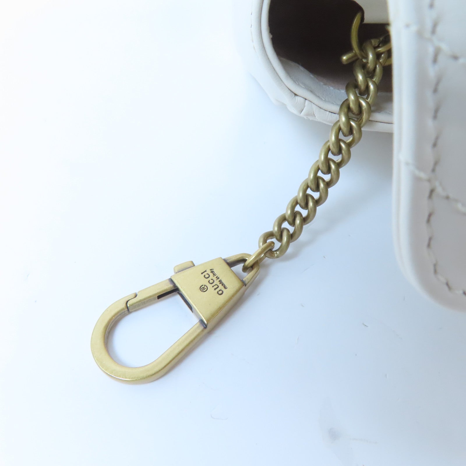 GUCCI 牛皮皮革GG Marmont Mini金扣鏈帶肩背袋白色