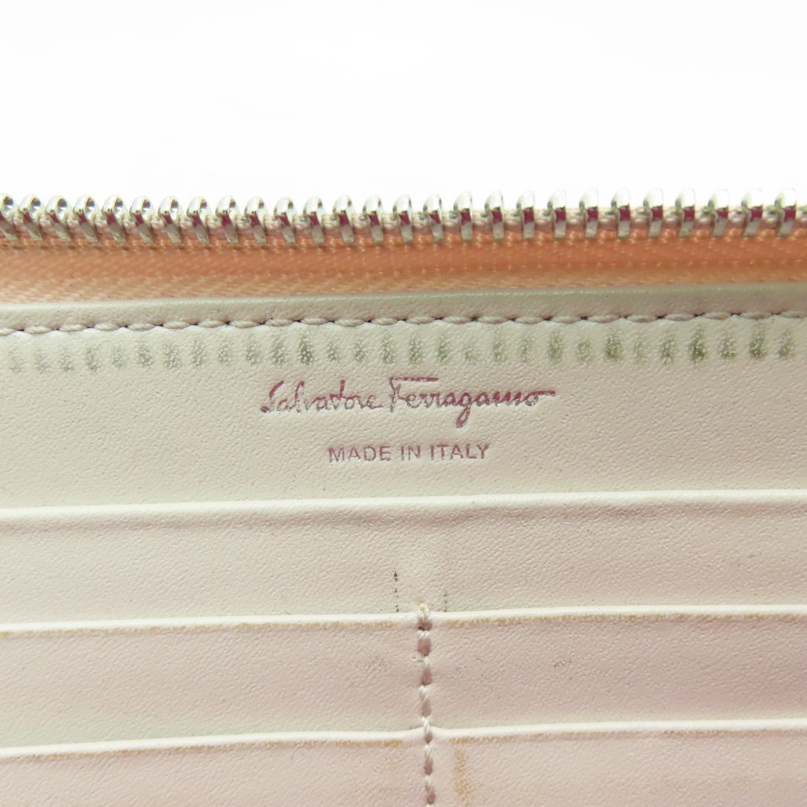 Salvatore Ferragamo 【清倉大減價】牛皮皮革Wallet銀扣長錢包粉紅色