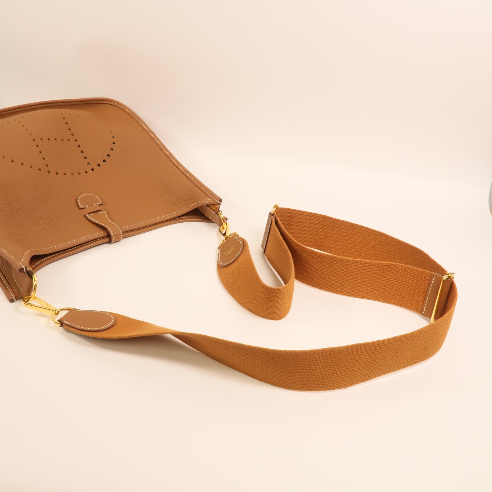 HERMES Clemence皮革Evelyne PM金扣肩背袋