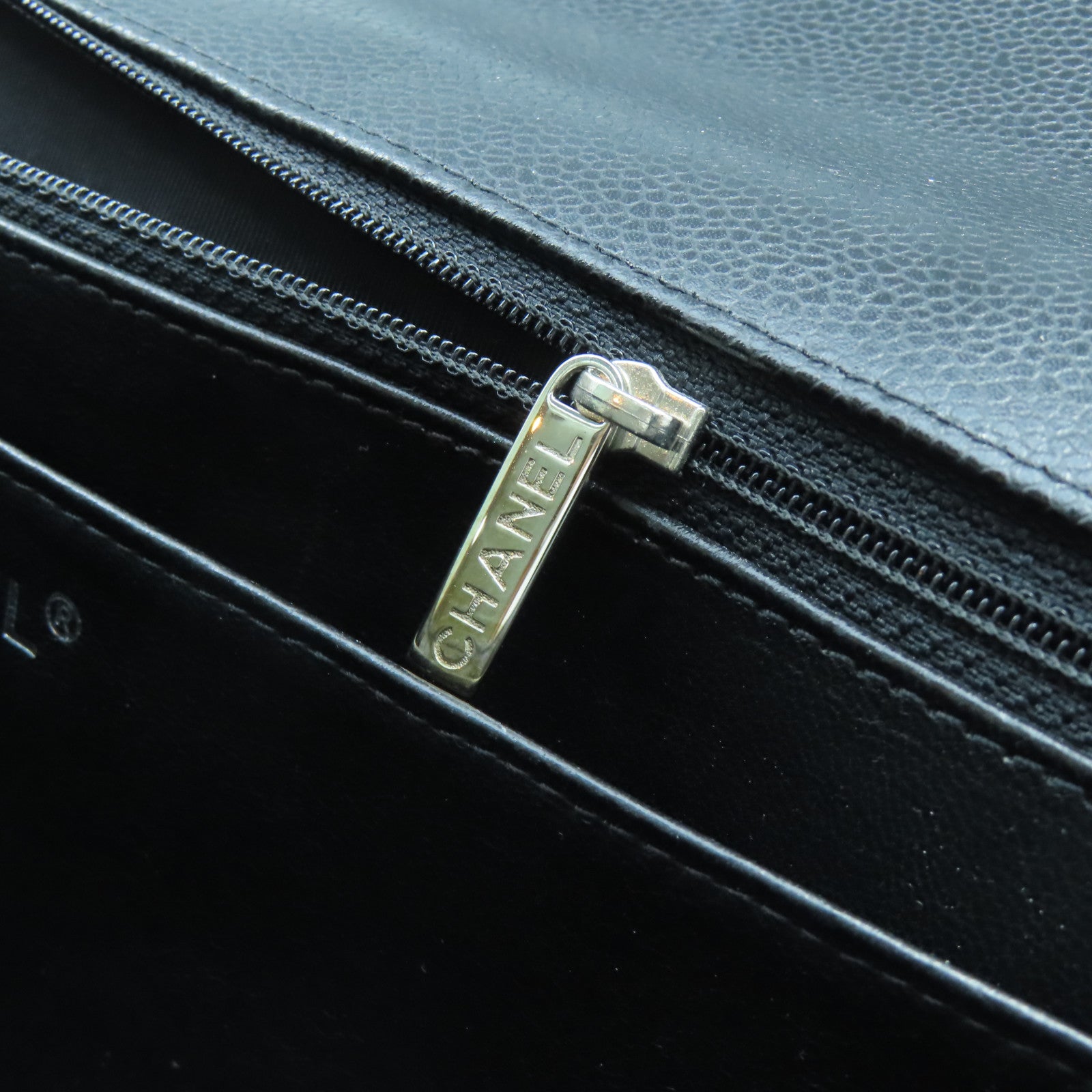 CHANEL Caviar Leather Maxi Silver Buckle Handle Shoulder Bag Black
