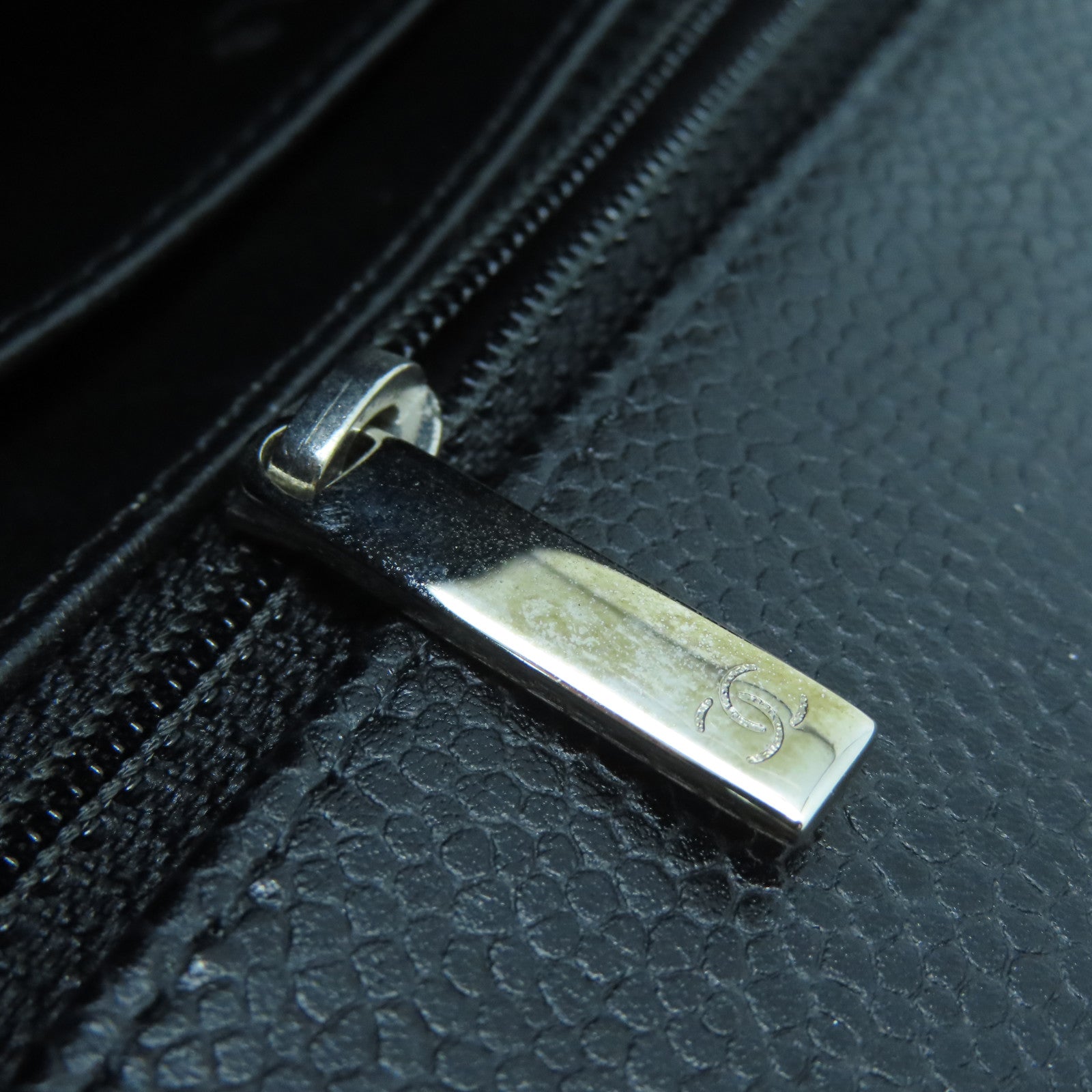 CHANEL Caviar Leather Maxi Silver Buckle Handle Shoulder Bag Black