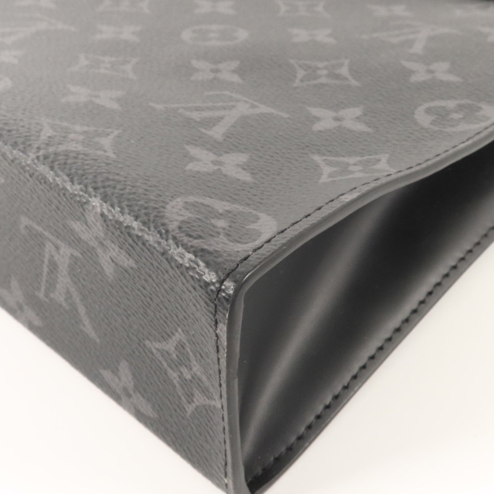 LOUIS VUITTON Monogram Eclipse Pochette Voyage MM銀扣手拿包