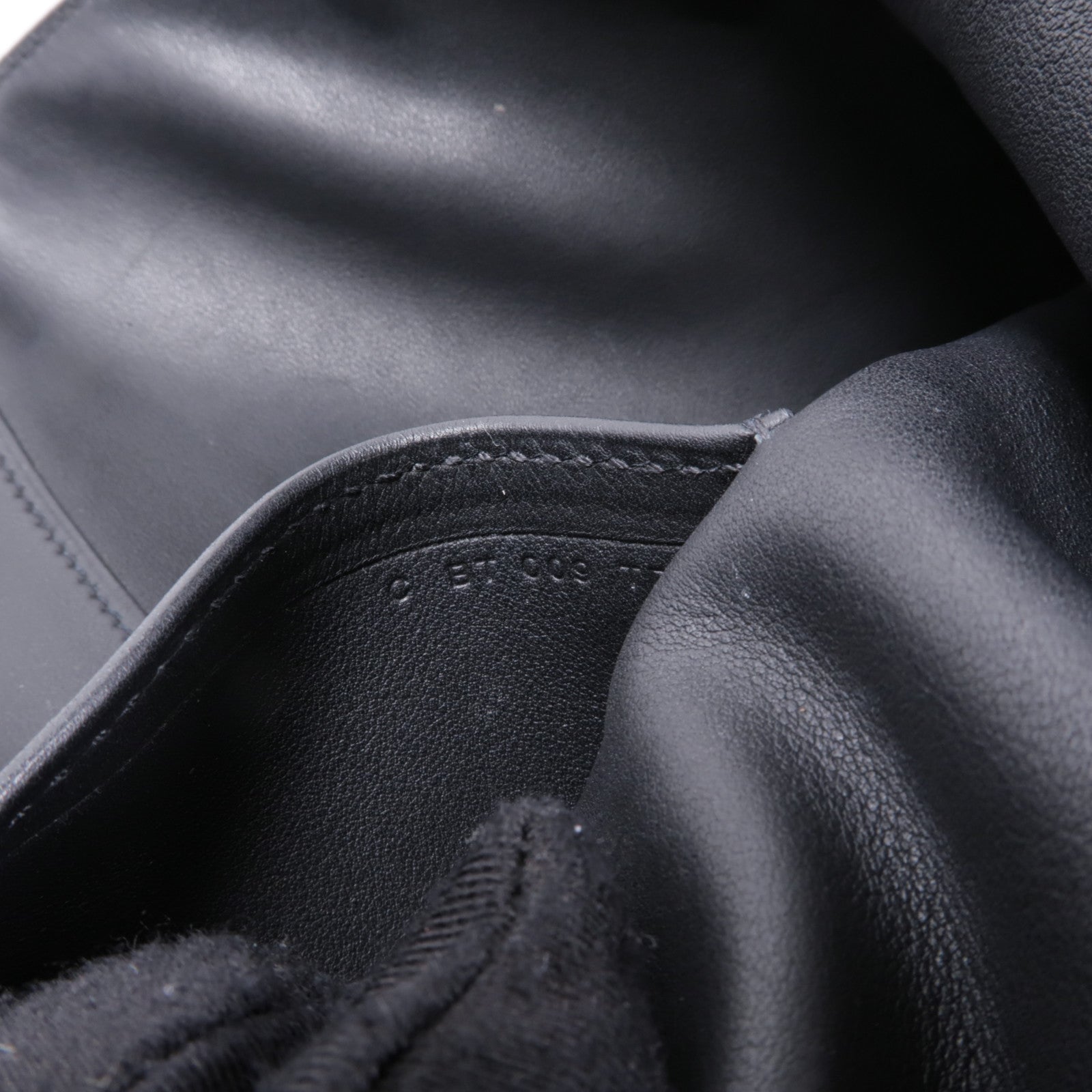 HERMES Veau Volupto皮革Licol 19肩背袋Noir