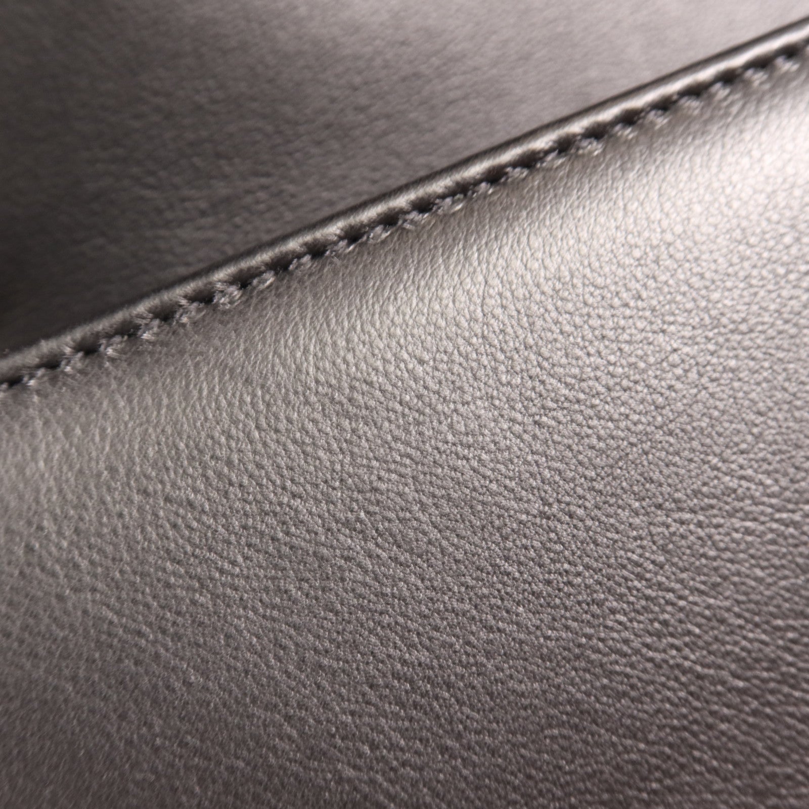 CHANEL 羊皮皮革Boy 25金扣肩背袋