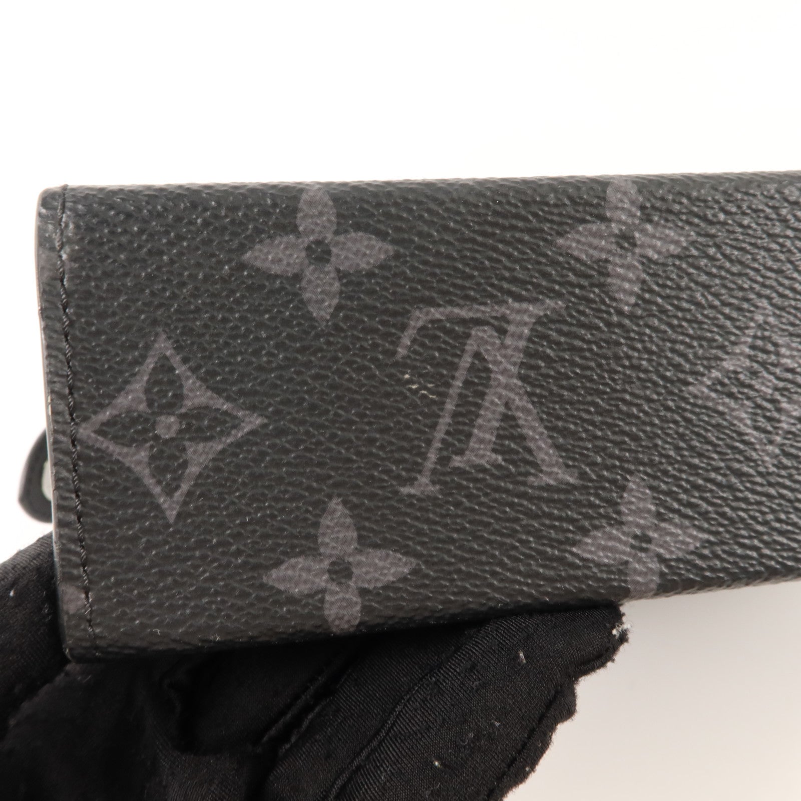 LOUIS VUITTON Monogram Eclipse Pochette Voyage MM銀扣手拿包