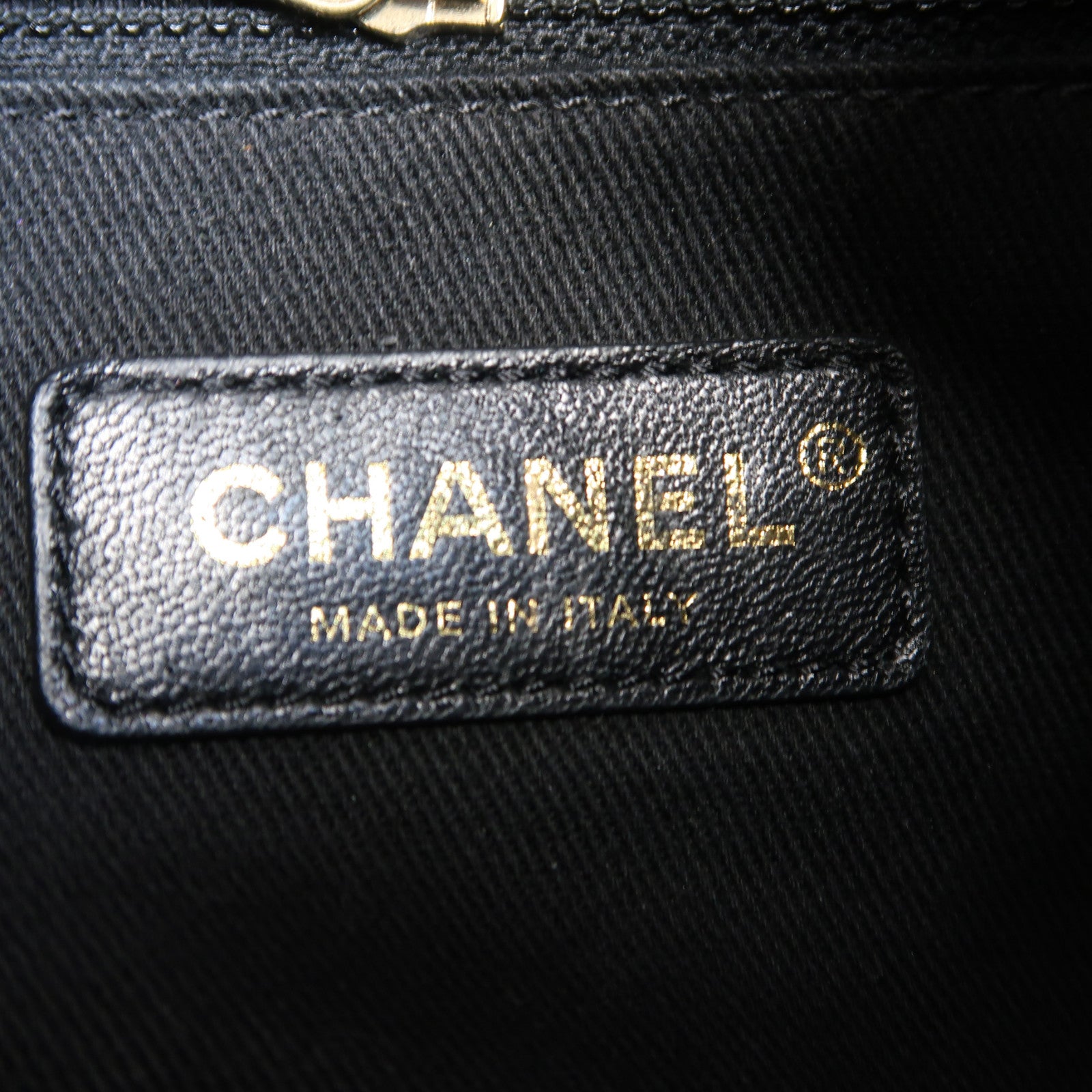 CHANEL 牛皮皮革Rucksack金扣背包黑色