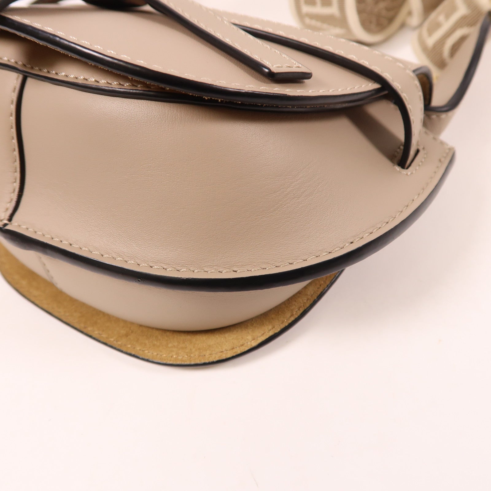 LOEWE 牛皮皮革Mini Gate金扣肩背袋灰色