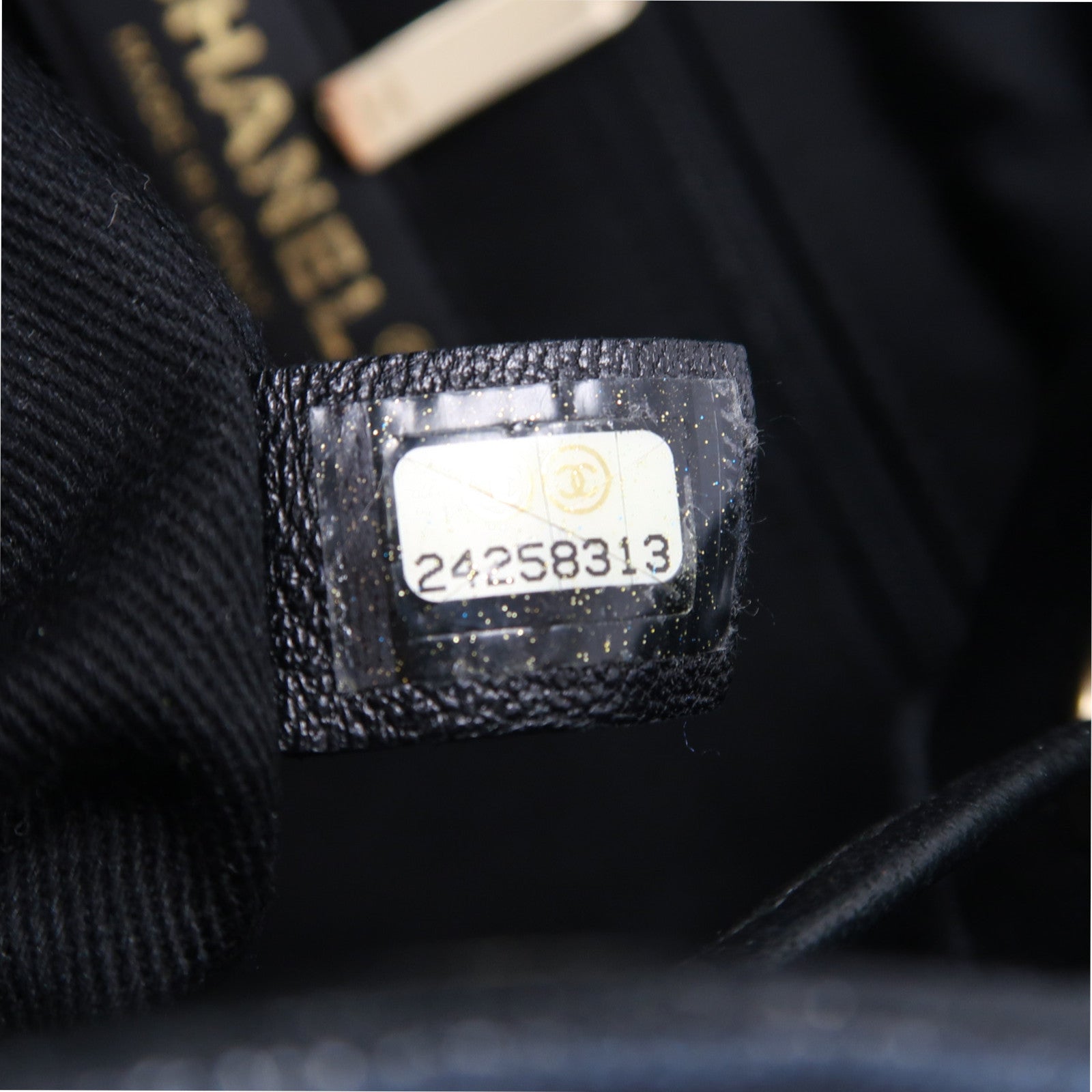 CHANEL 牛皮皮革Rucksack金扣背包黑色