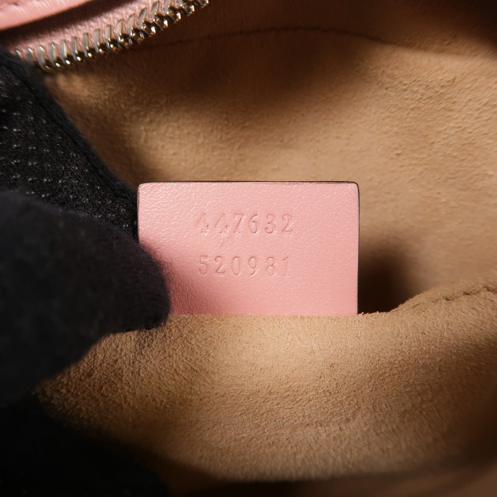GUCCI 牛皮皮革GG Marmont銀扣肩背袋