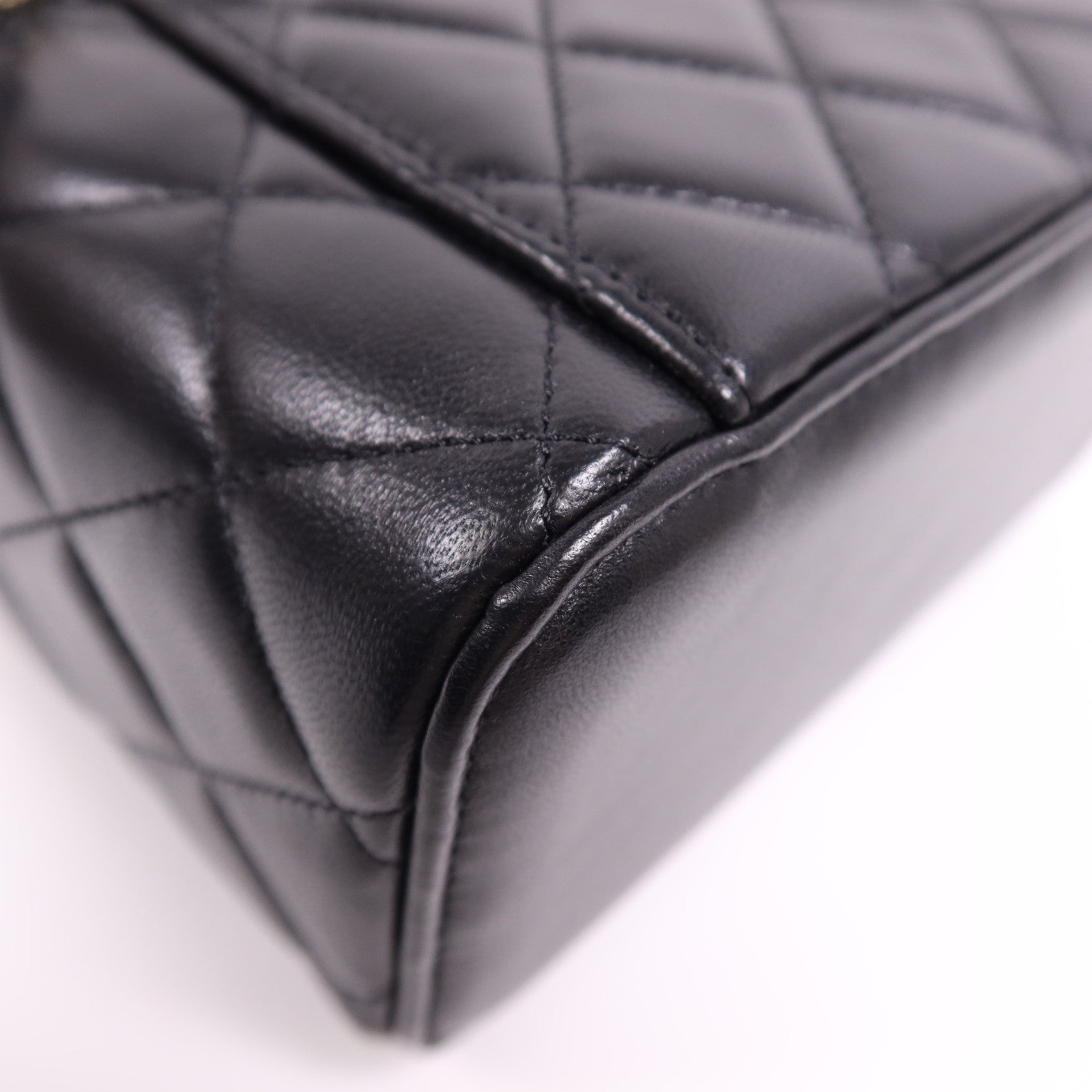 CHANEL 羊皮皮革Vanity Case金扣鏈帶肩背袋